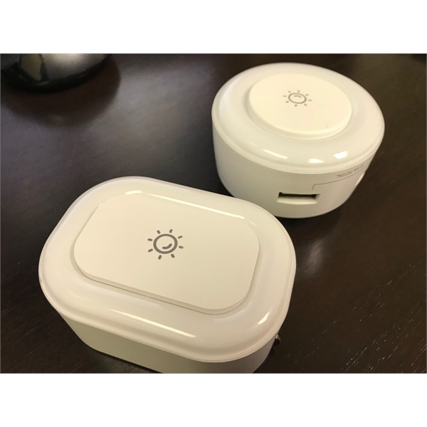 GlowCharge Dual-USB Night Light 3