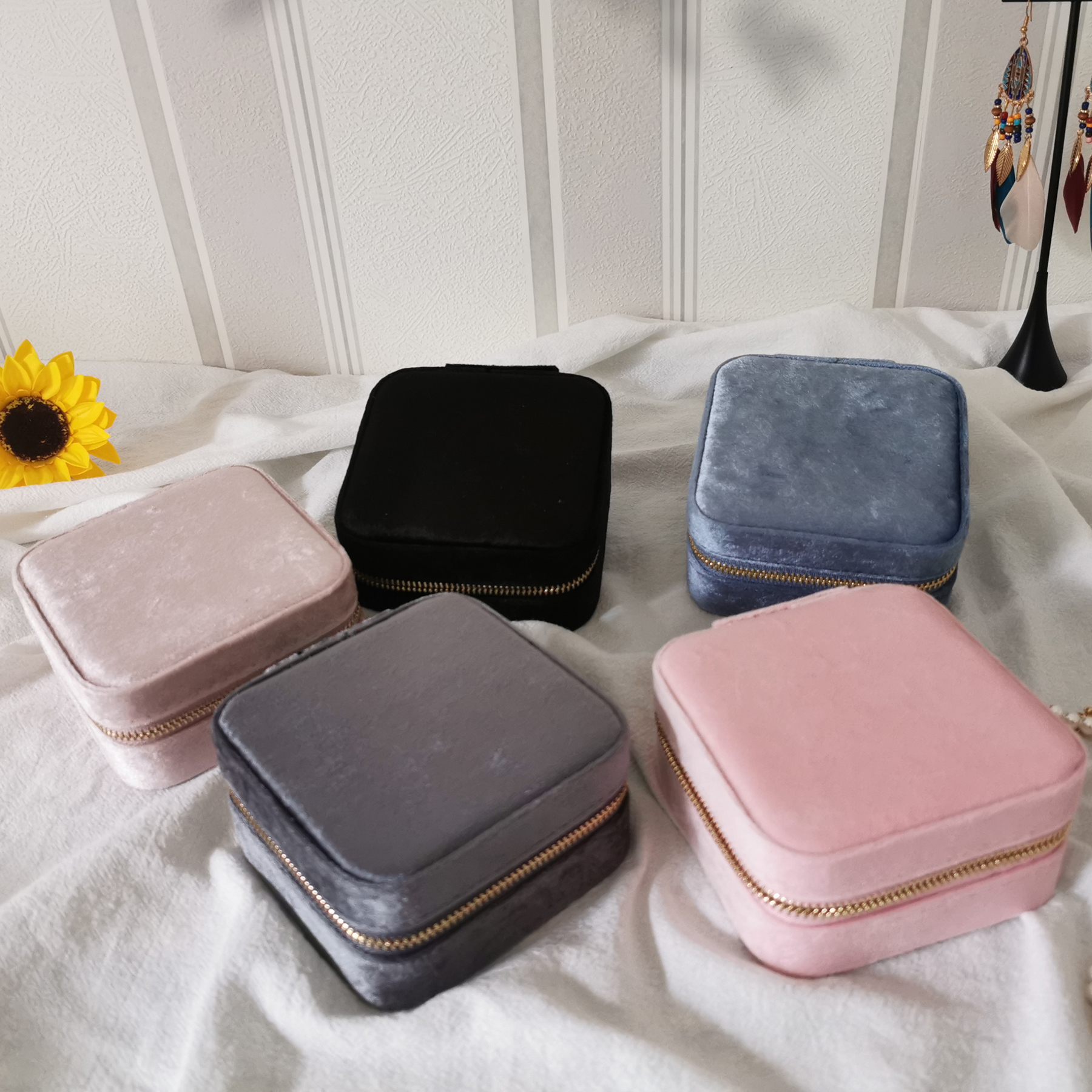 Compact Velvet Jewelry Box 7