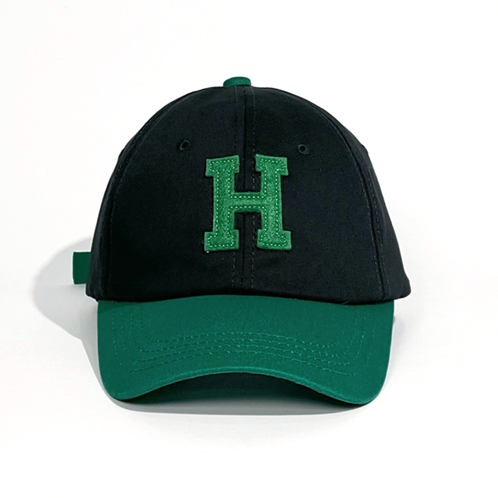 Spliced two-color peaked cap 3