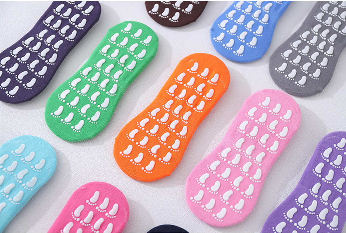 Non-slip floor socks for adults 4