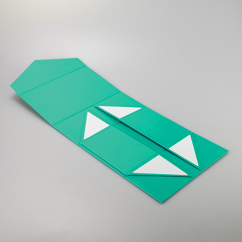 Magnetic gift box 5