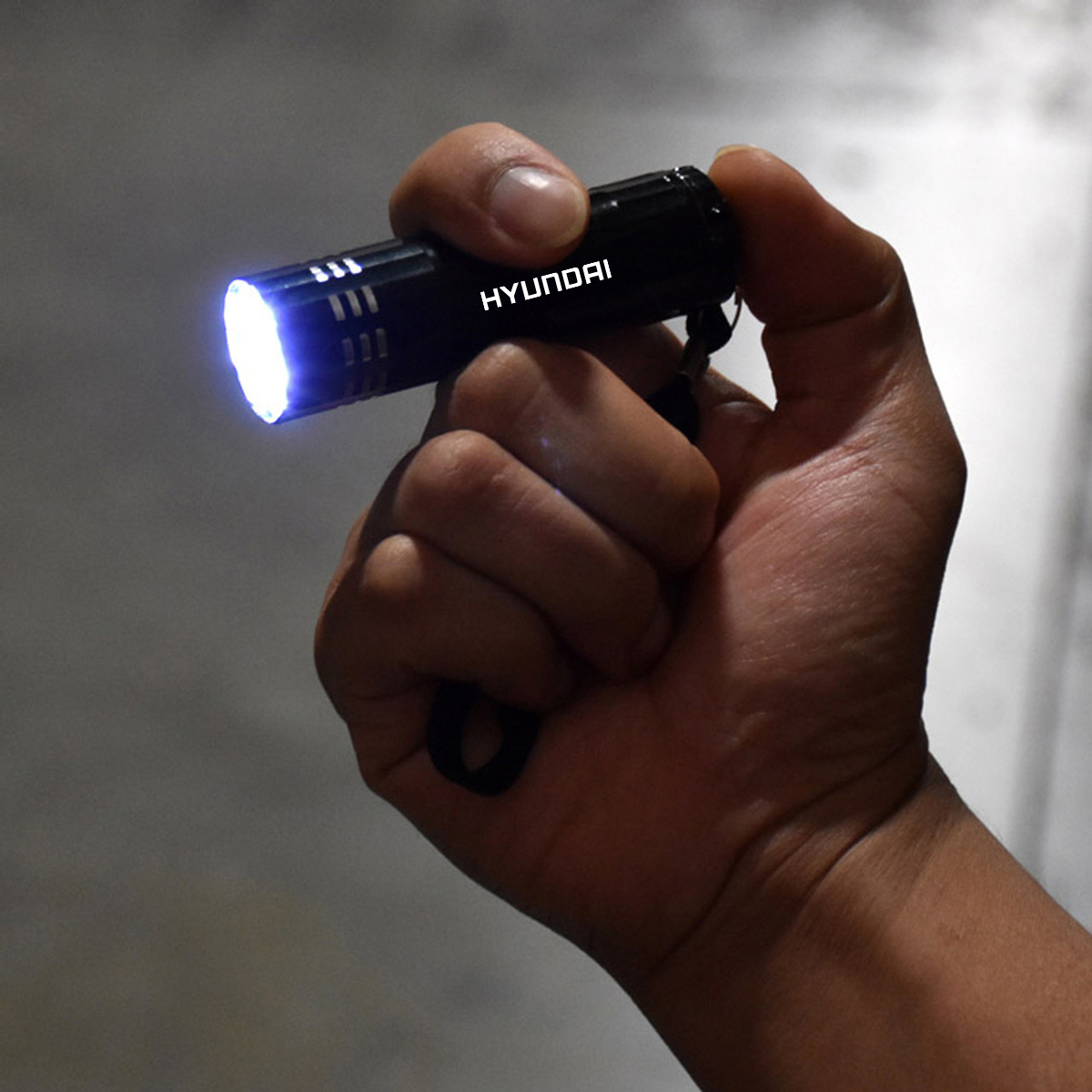 9 LED Lights W/Aluminum Body Wrist Strap And Batteries Included 5