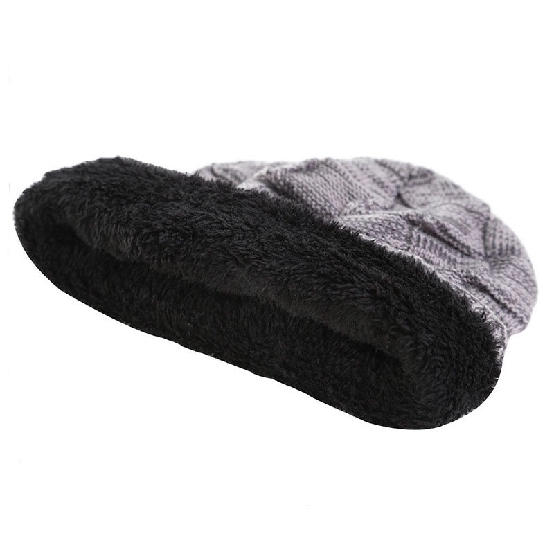 Custom Cold-Weather set contains a scarf  a beanie 3