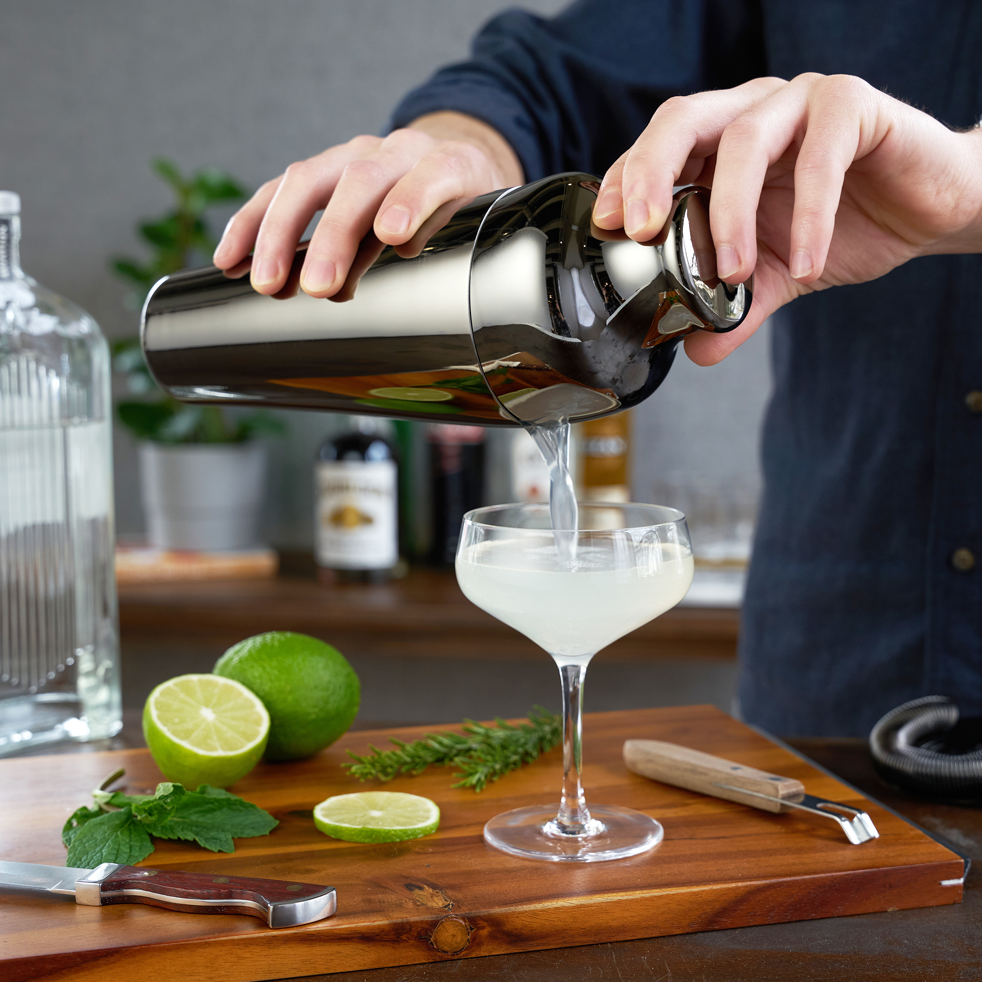 Viski® Parisian Cocktail Shaker 2