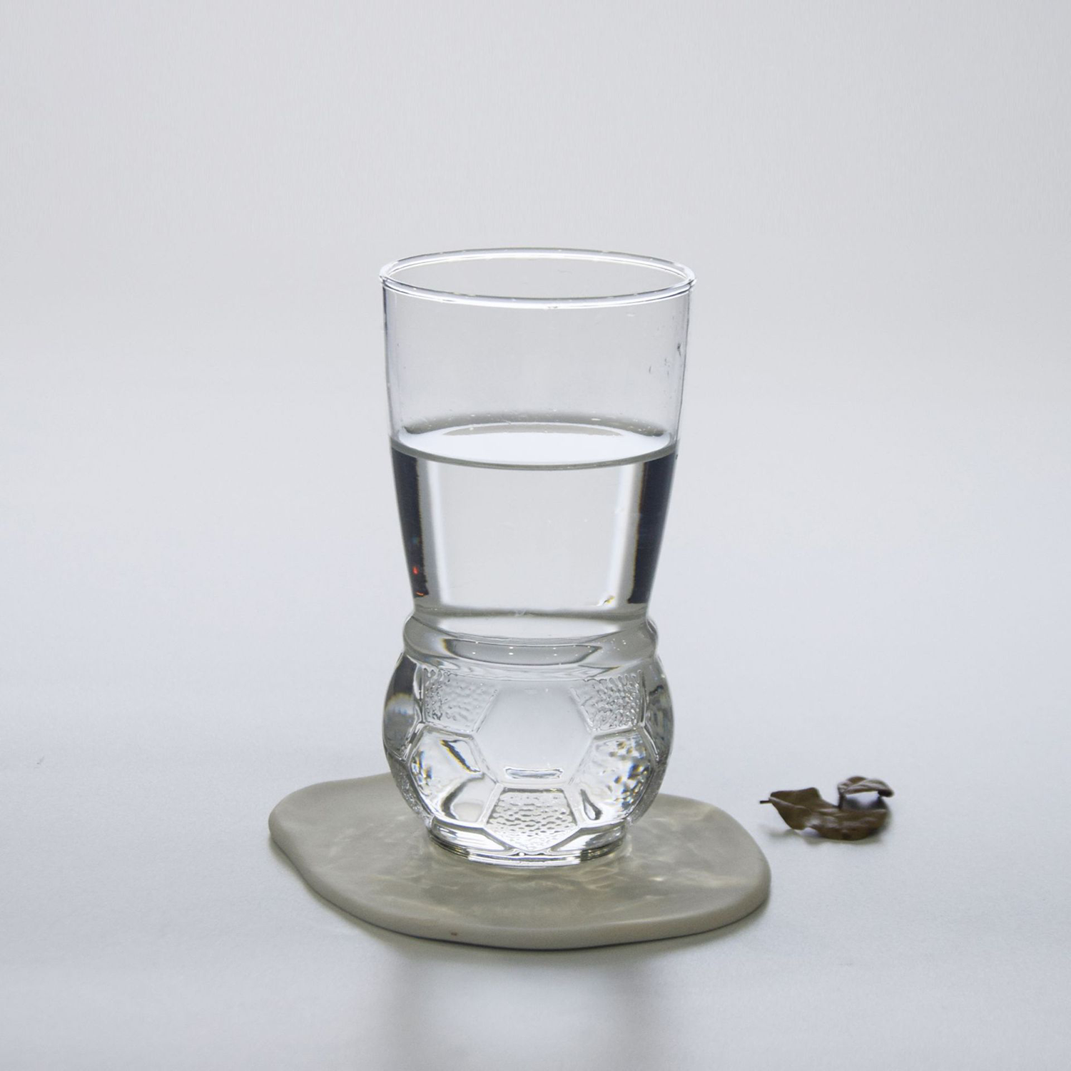 15Oz Football-Themed Transparent Glass Tumbler 4