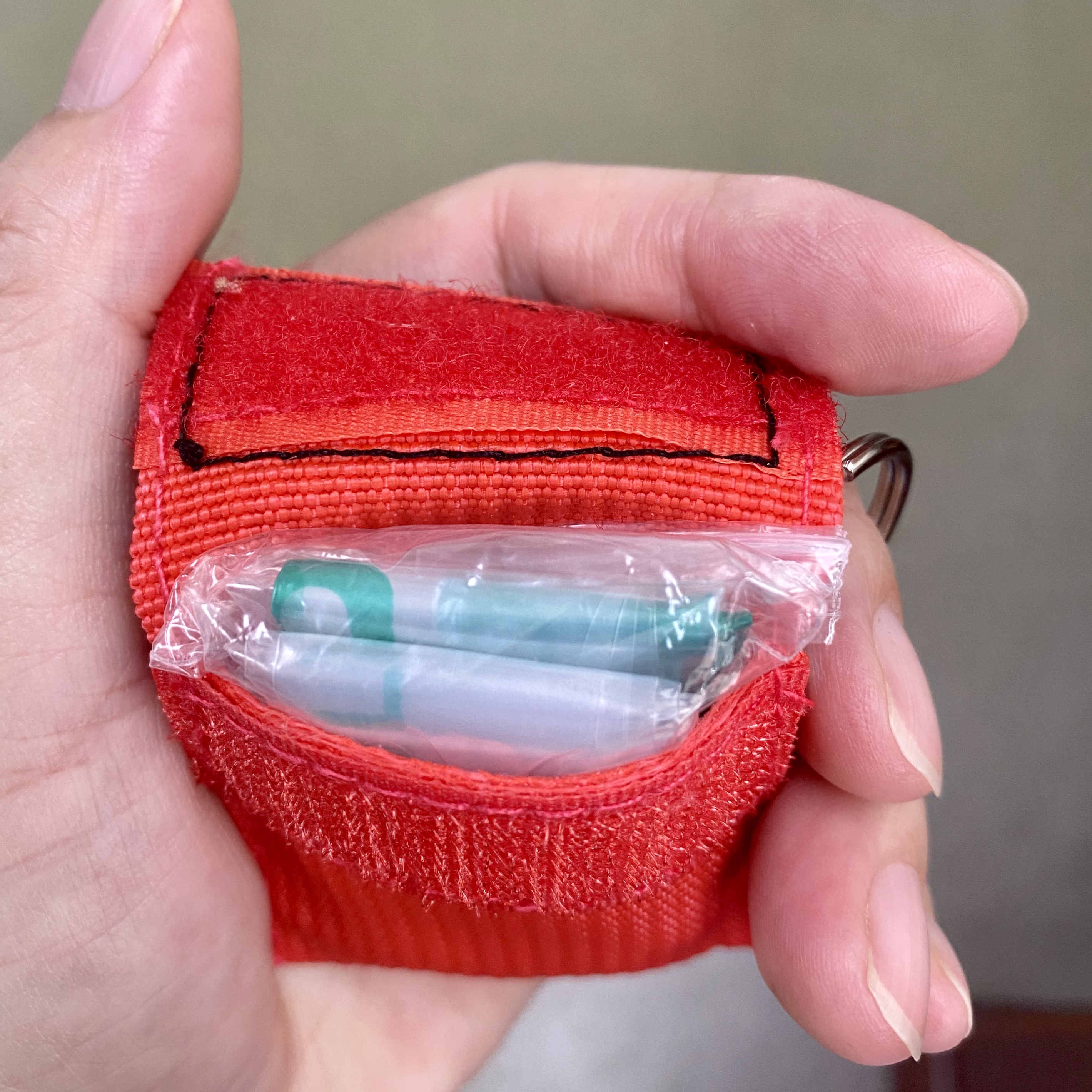 Disposable CPR Mask with Key Chain 2