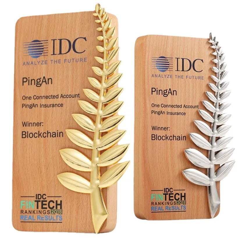 Wooden Trophy with Palm Leaves 3