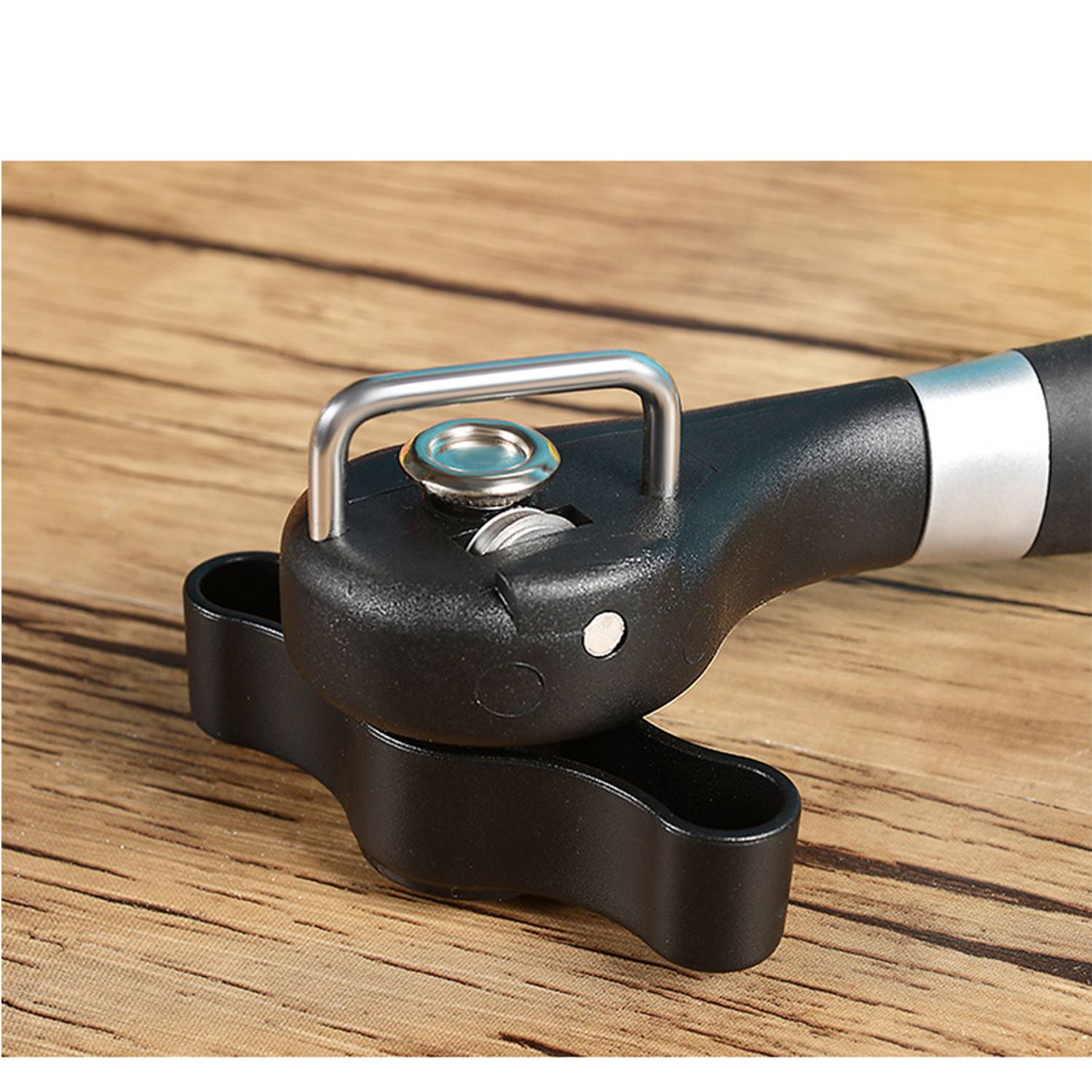 Simple manual bottle opener 3