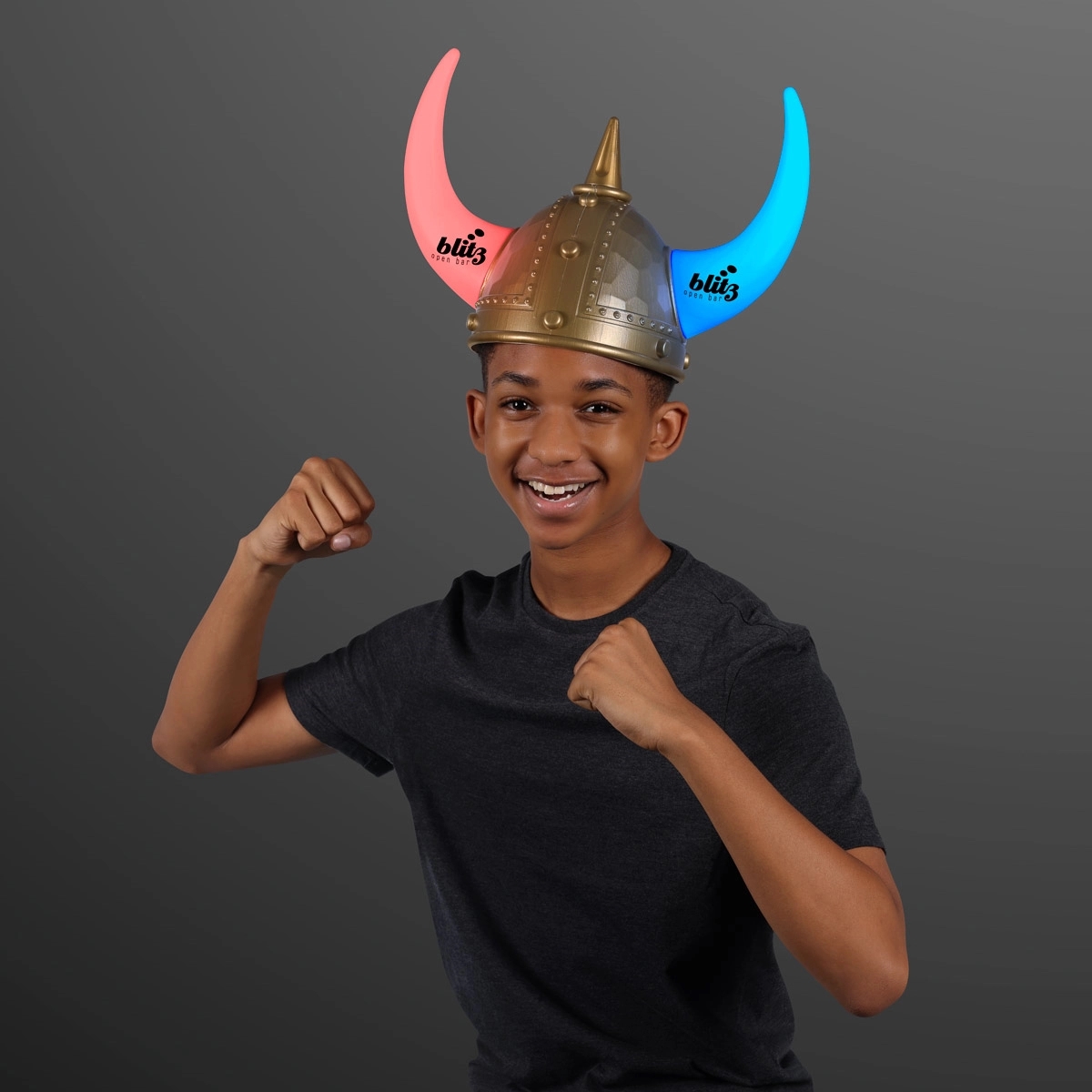 Viking helmet with light-up horns 1