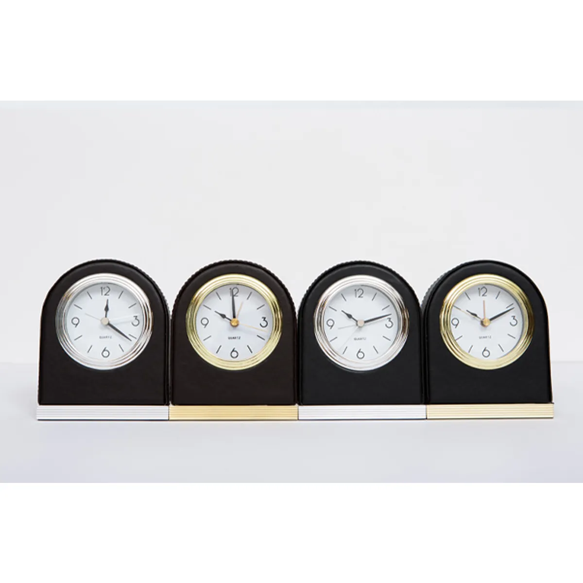 Leather High-end Hotel Living Room Personalized Desk Clock 3