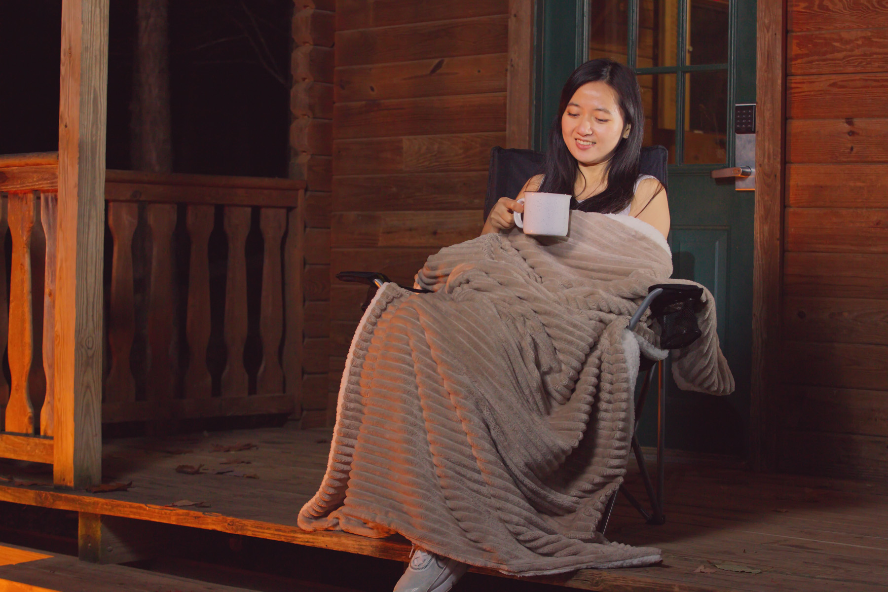 Fireside Sherpa & Flannel Blanket 2