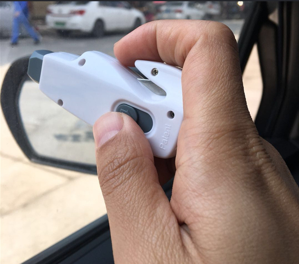6-in-1 Vehicle Escape Tool Car Window Breaker Safety Hammer 3