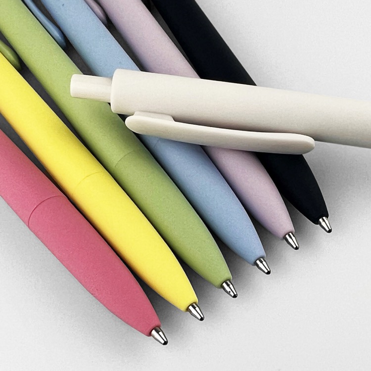 Smooth Plastic Pen 3