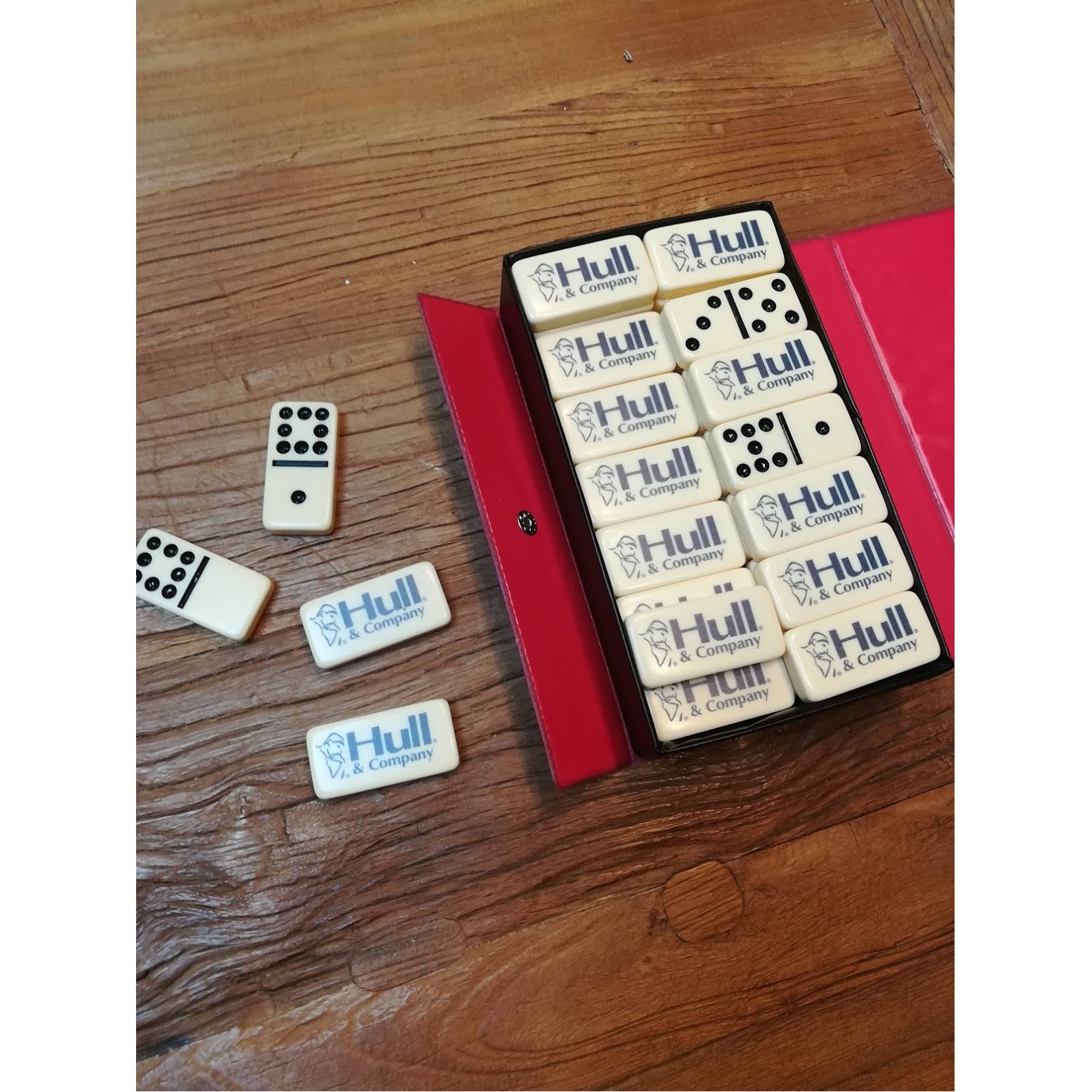DOUBLE 9 DOMINOES IN VINYL CASE 2
