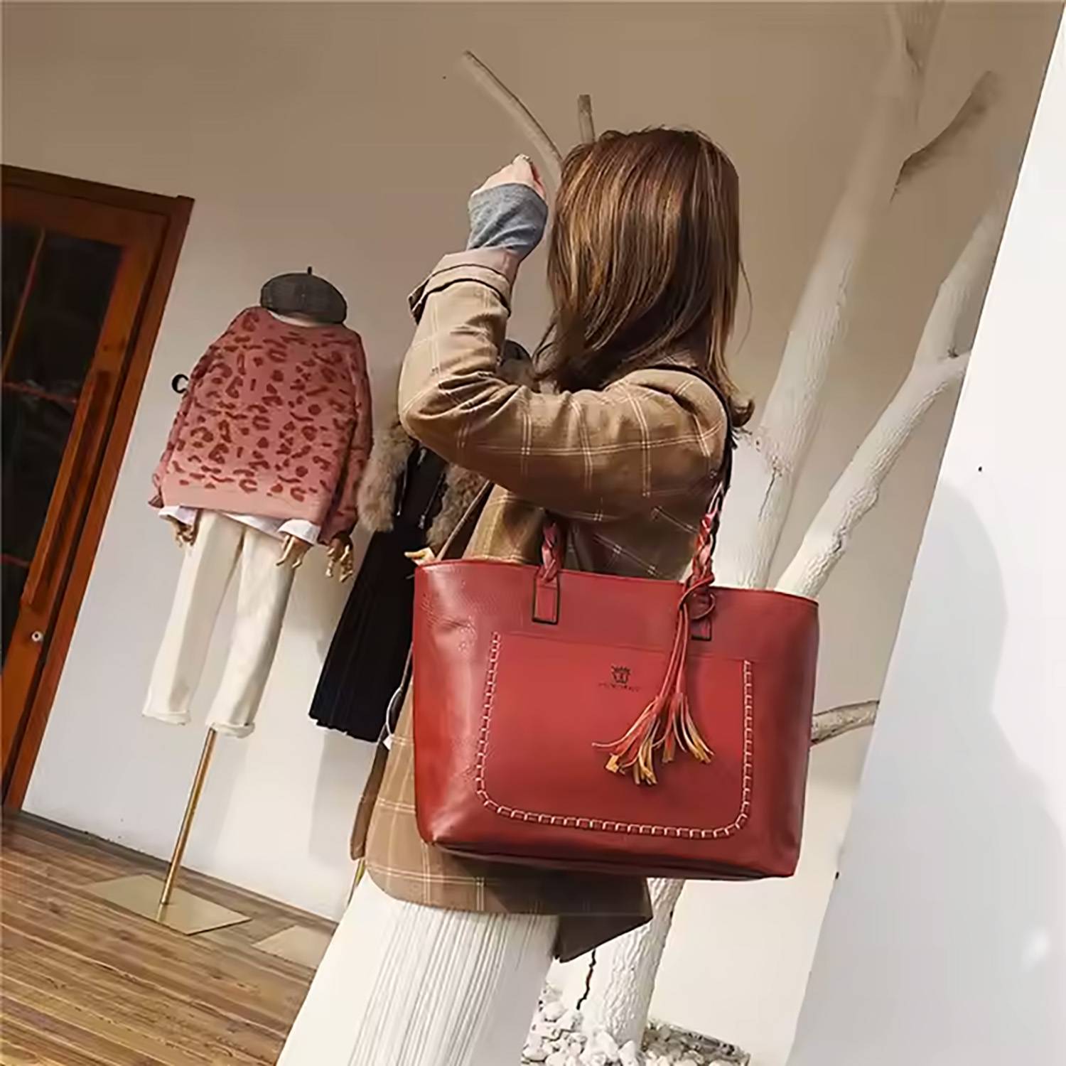 Large capacity tassel shoulder bag 3