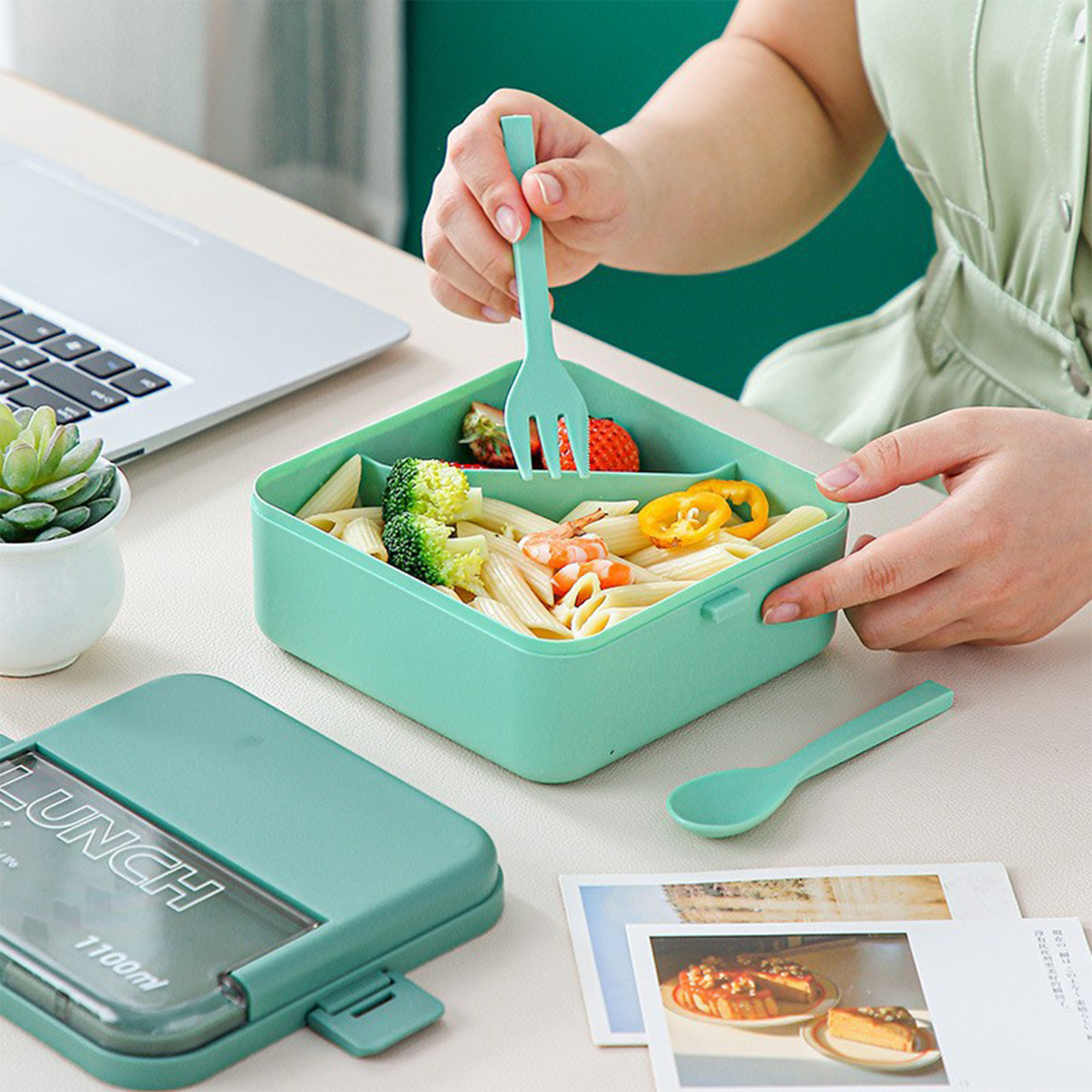 Plastic Lunch Box With Utensils 4