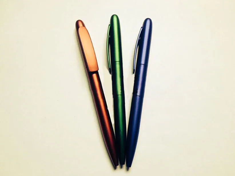 Ballpoint Twist Plastic Pens 3