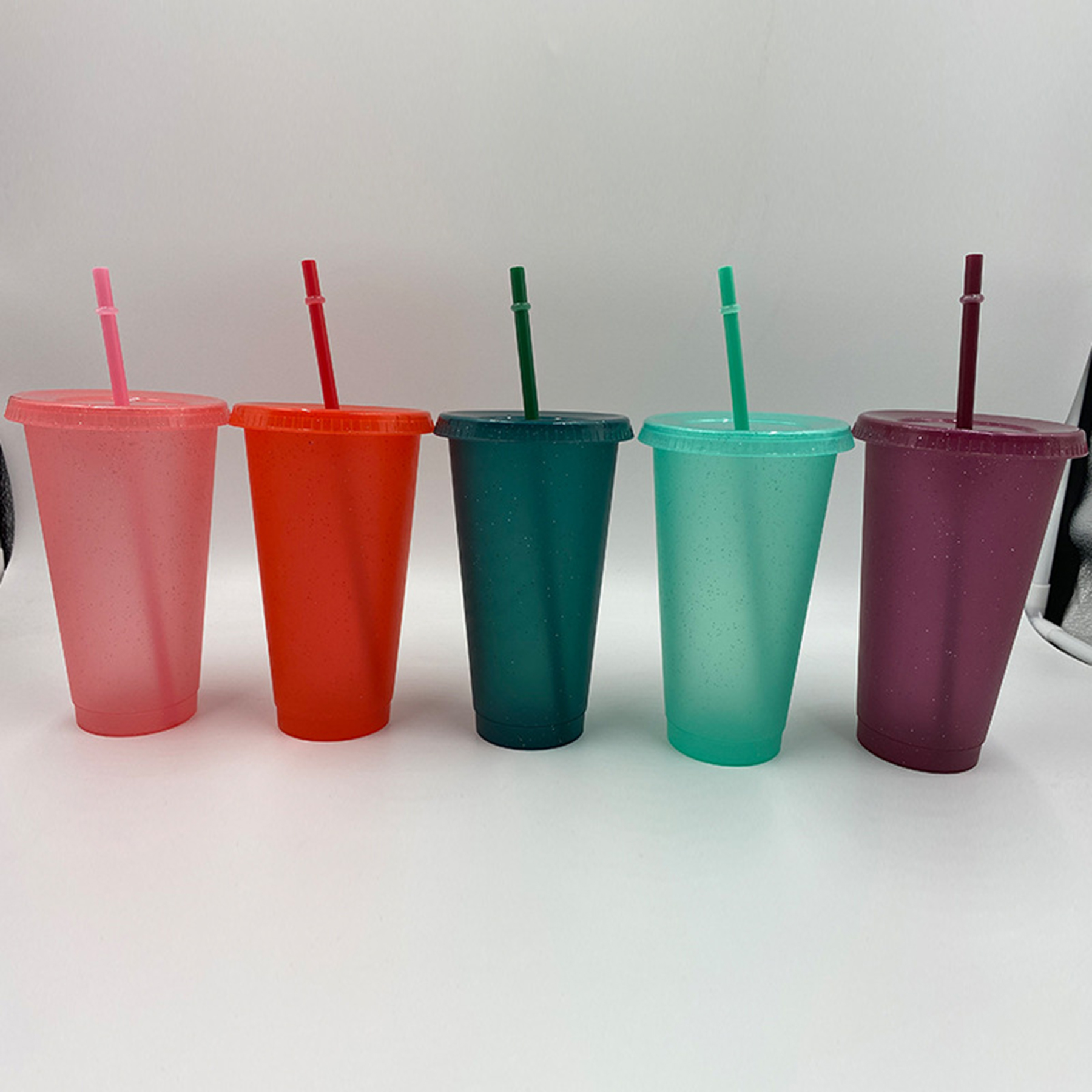 24oz Plastic Color Changing Cups 2
