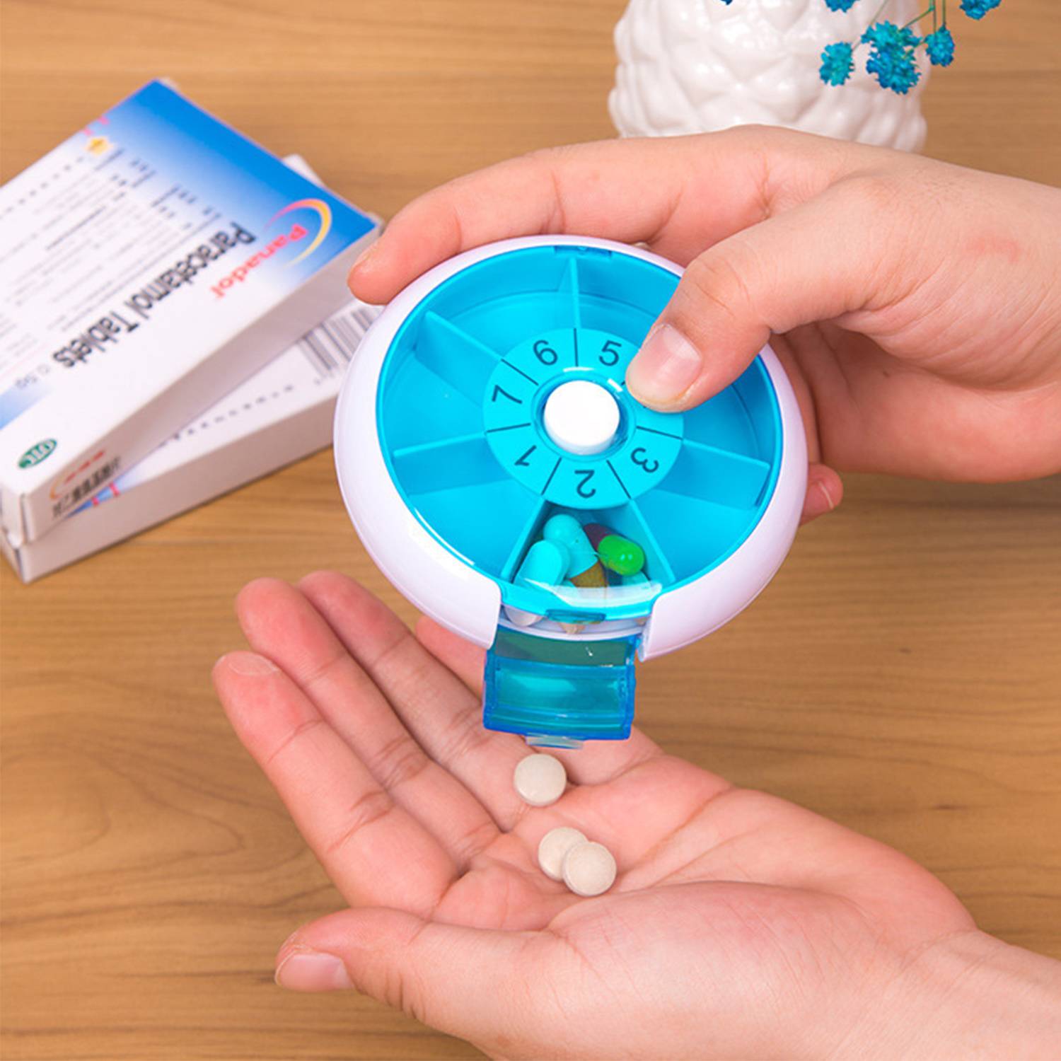 7-Day Round Push-Button Weekly Pill Organizer 2