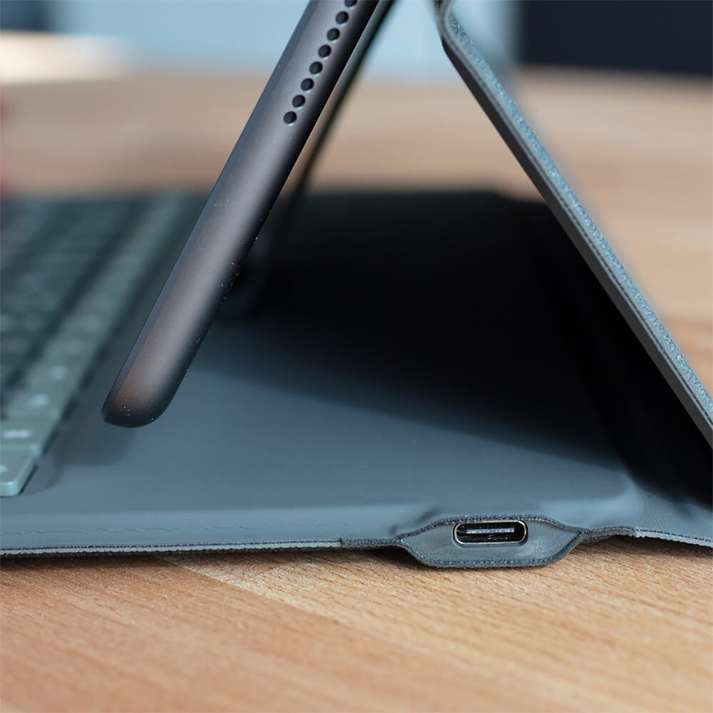 ZAGG Messenger Folio 2 for iPad Air 11" 5