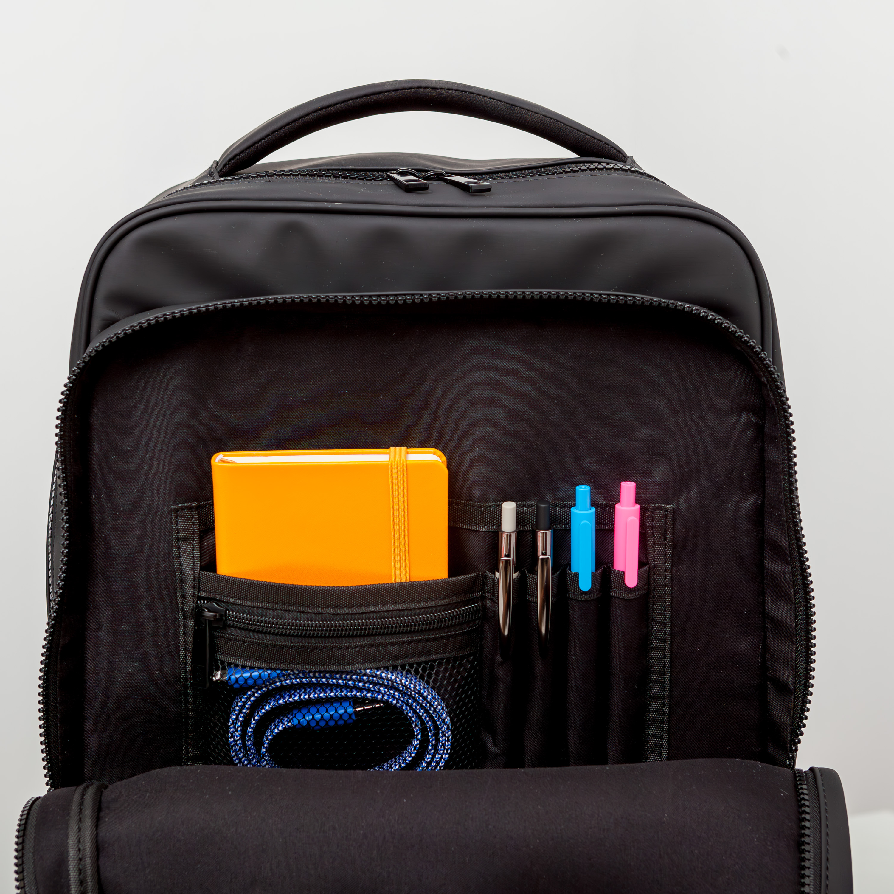 Roam 17" laptop backpack call of the wild 26