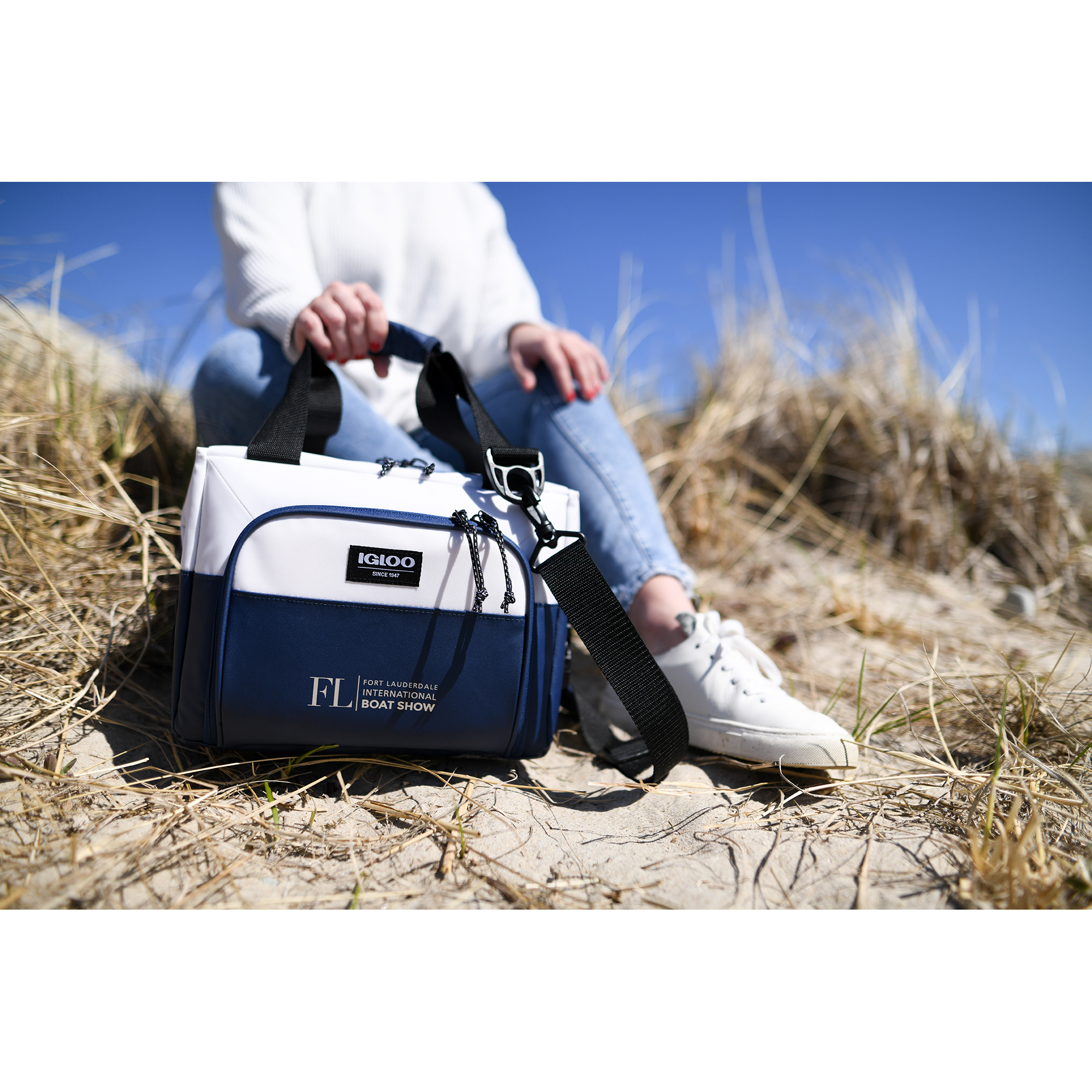 Igloo® Seadrift™ Snap Down 12 Can Cooler 6