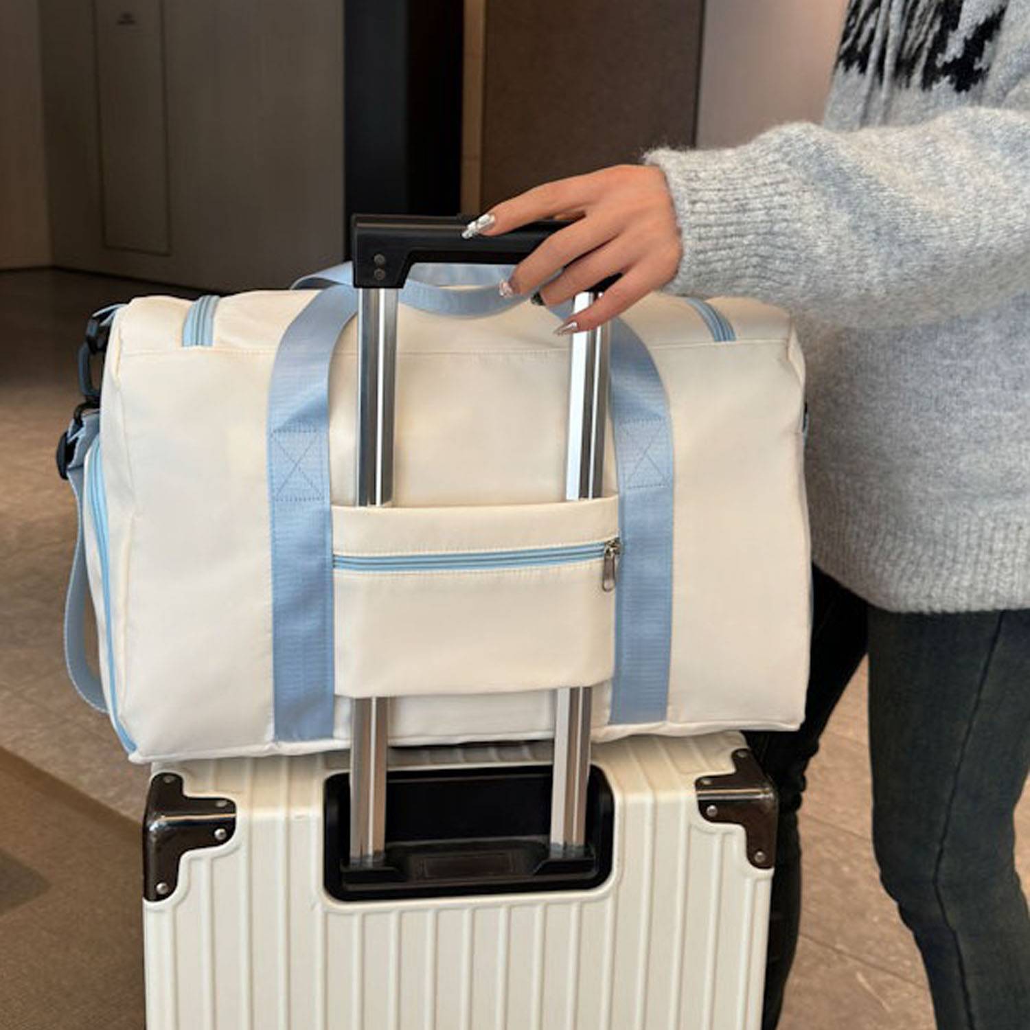 Lightweight Large Capacity Oxford Travel Bag w/ Shoe Pocket 8