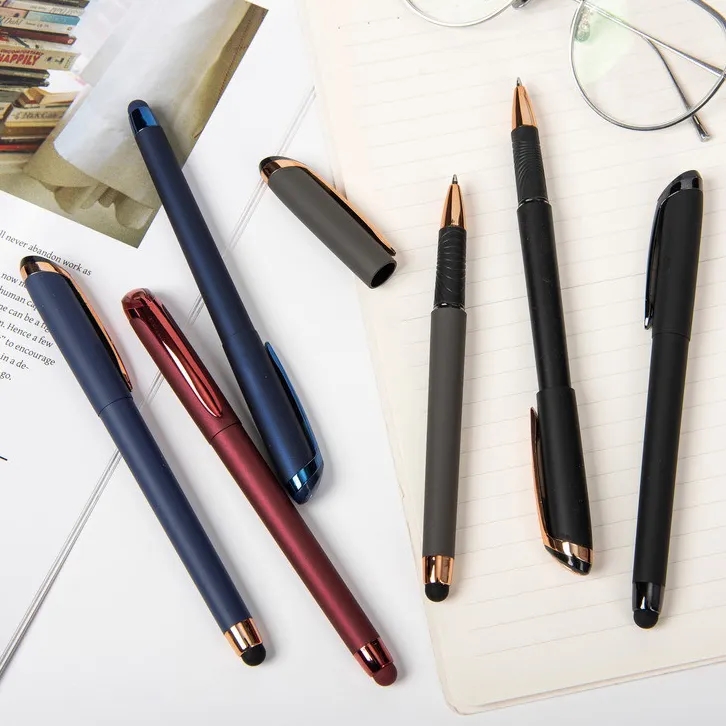 Maria Gel Pen with Rose Gold Trim 3