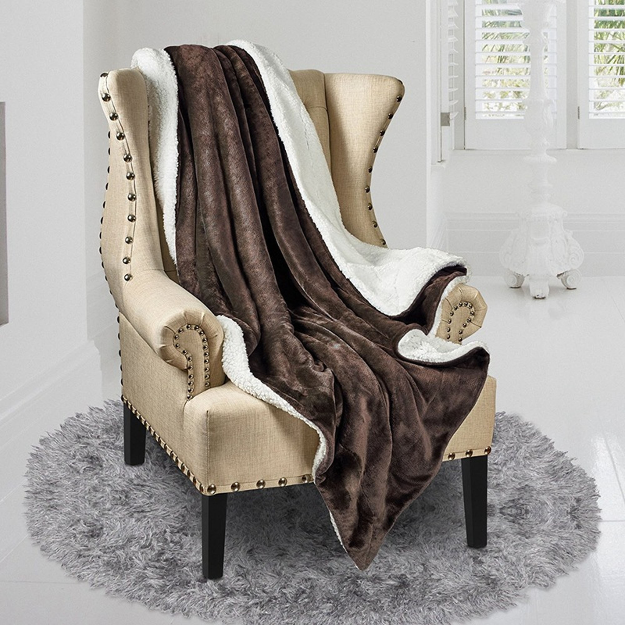 Premium Fuzzy Plush Throw Blanket for Year-Round Warmth 4