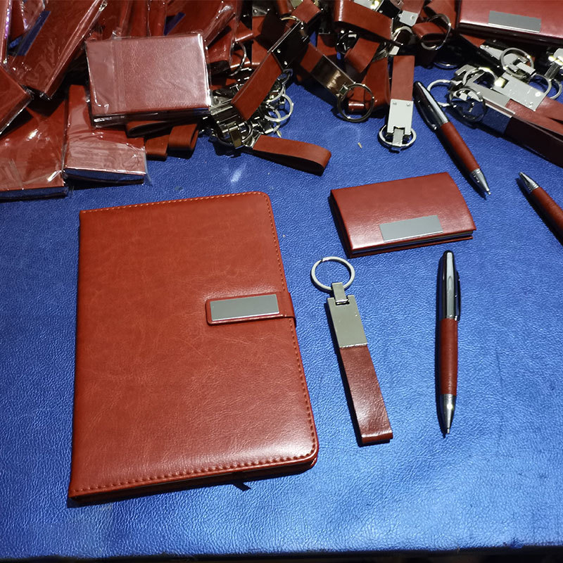 Luxury 4-Piece Signature Pen Gift Set 1