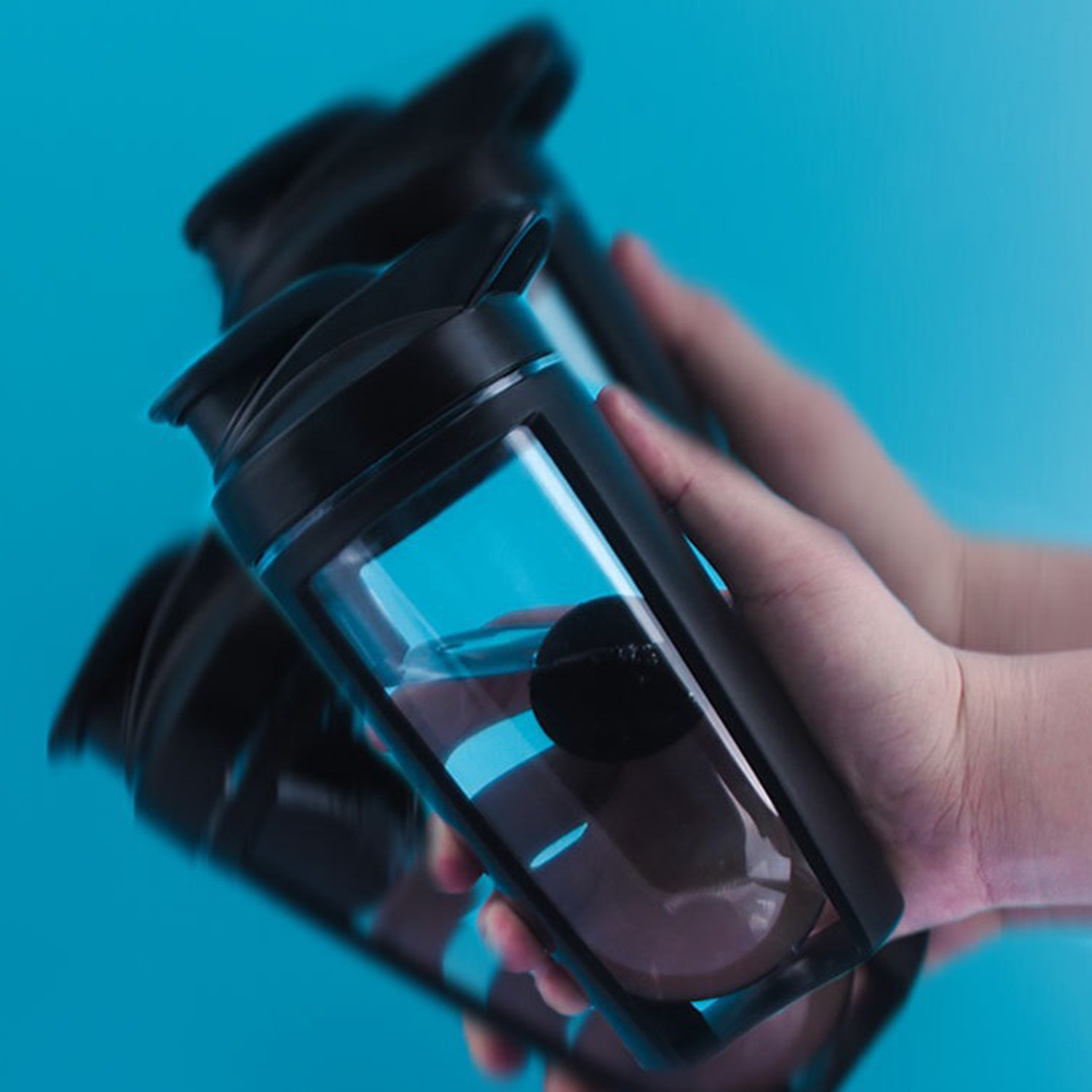 23oz Leak-Proof Workout Shaker Bottle w/ Handle 11