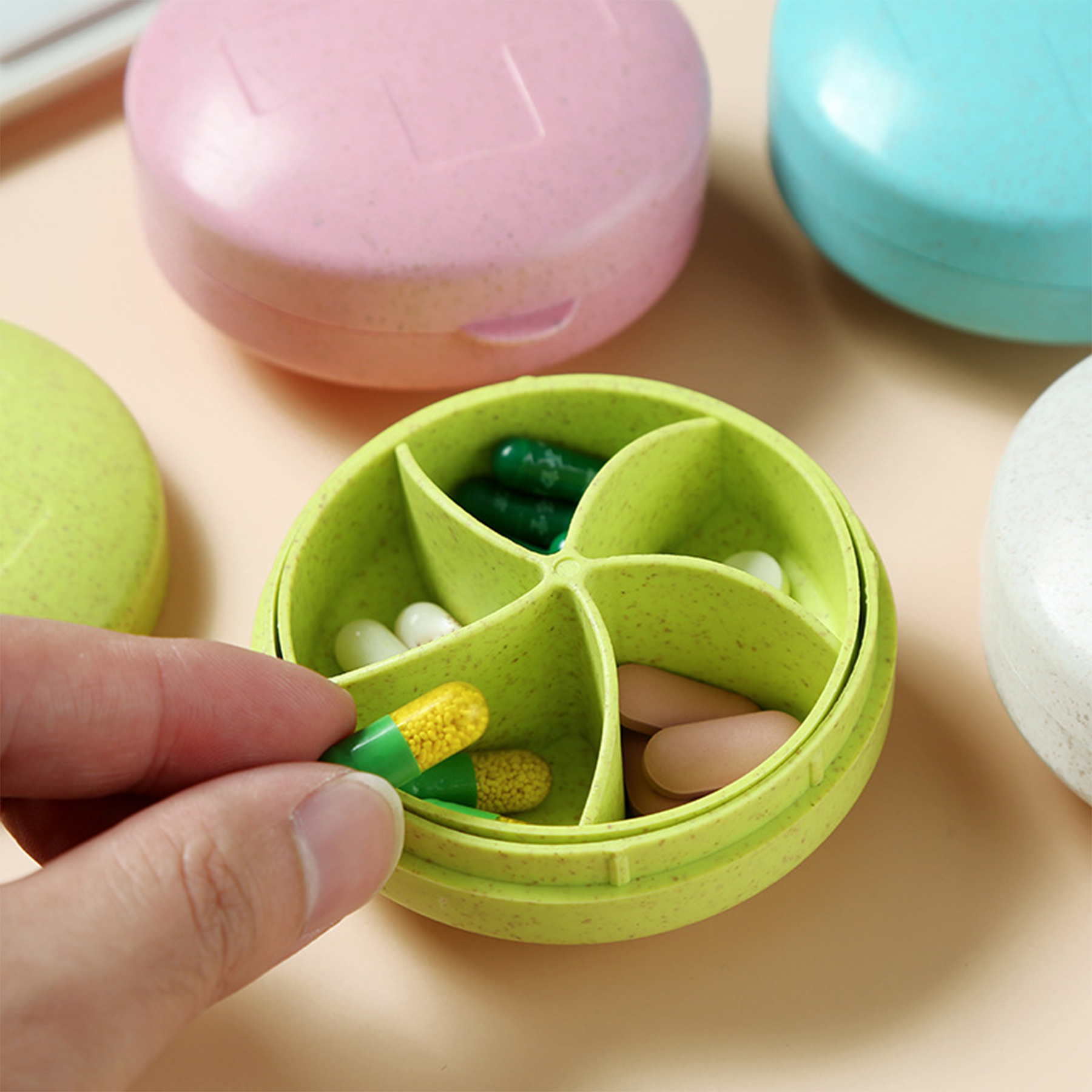 Plastic Portable 5-Grid Medicine Box 4