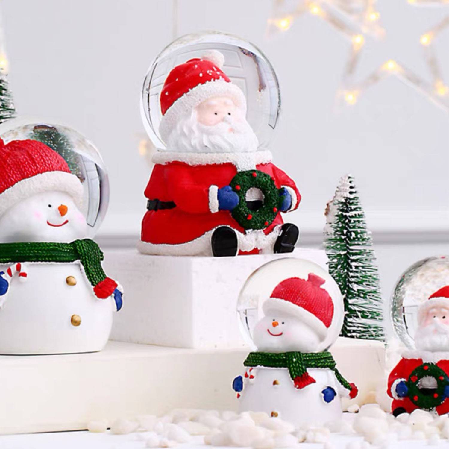 Santa Claus resin crystal ball decoration 1