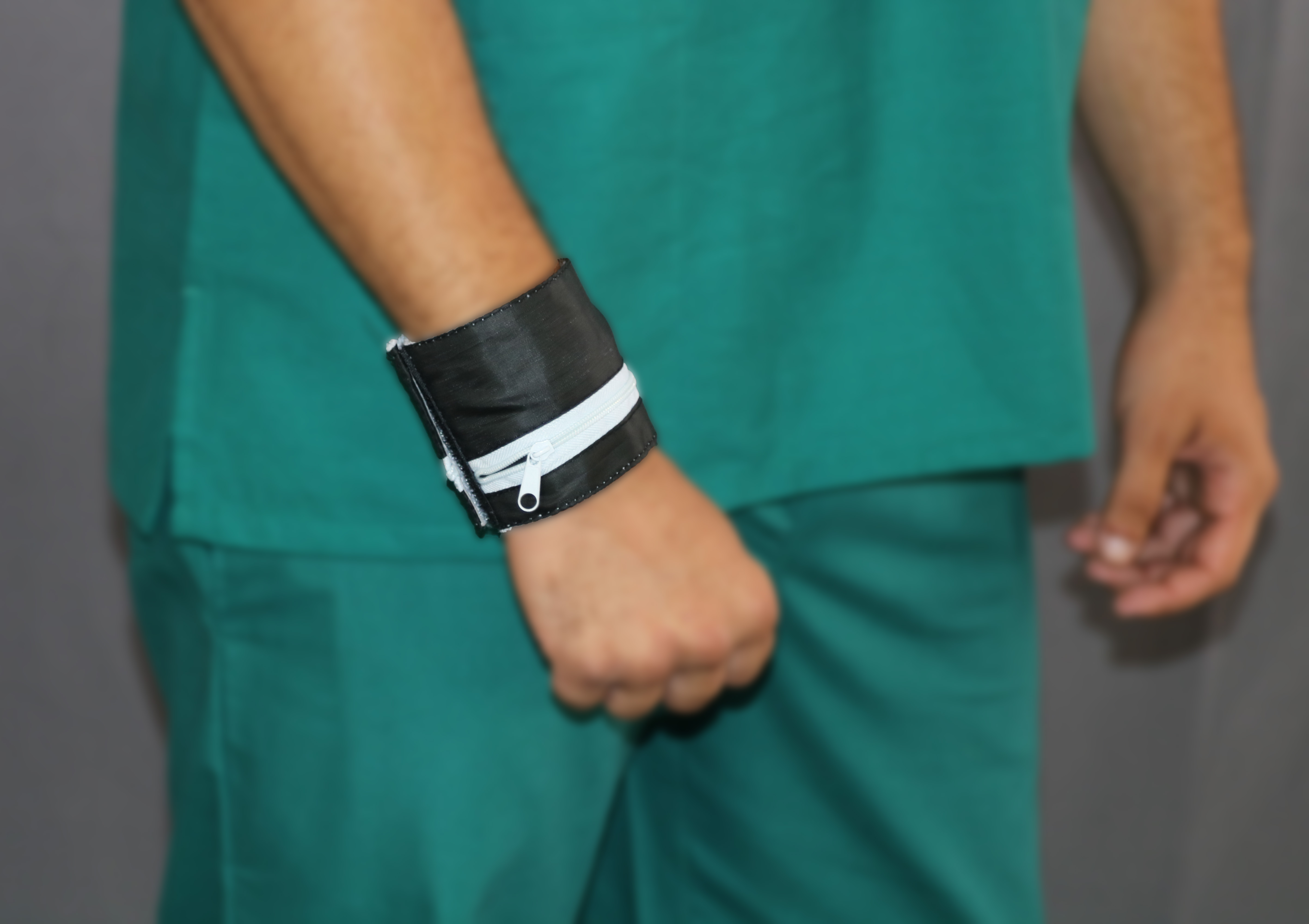 Nylon Wrist Pouch 3