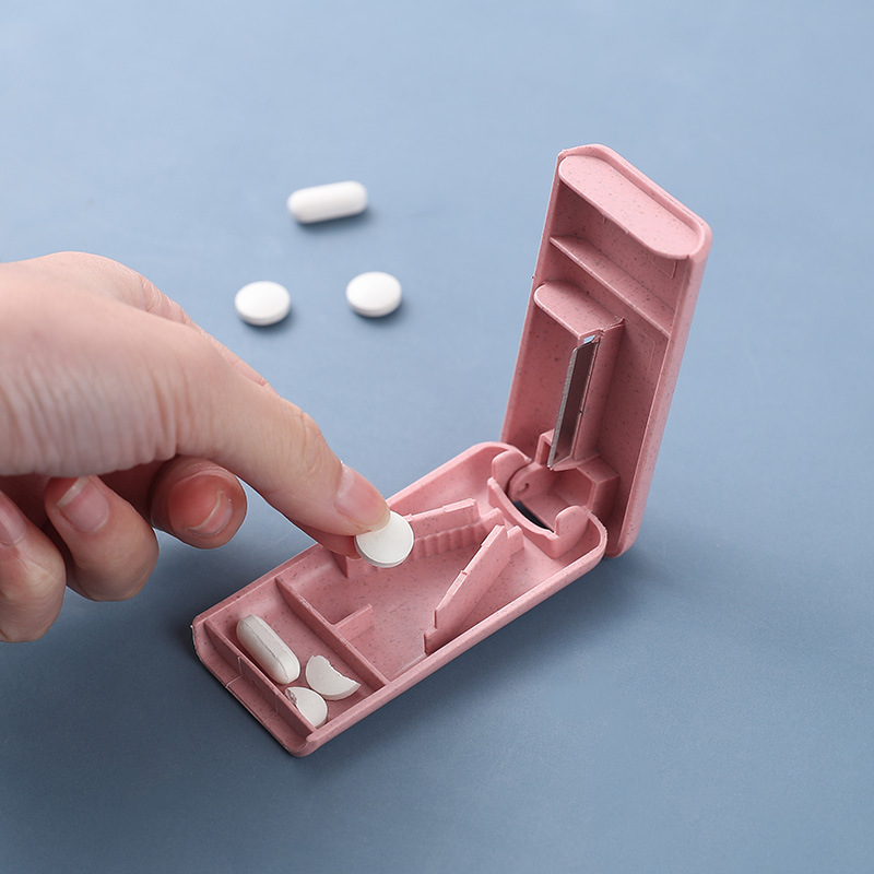 2 in 1 Portable Pill Cutter and Pill Box 4
