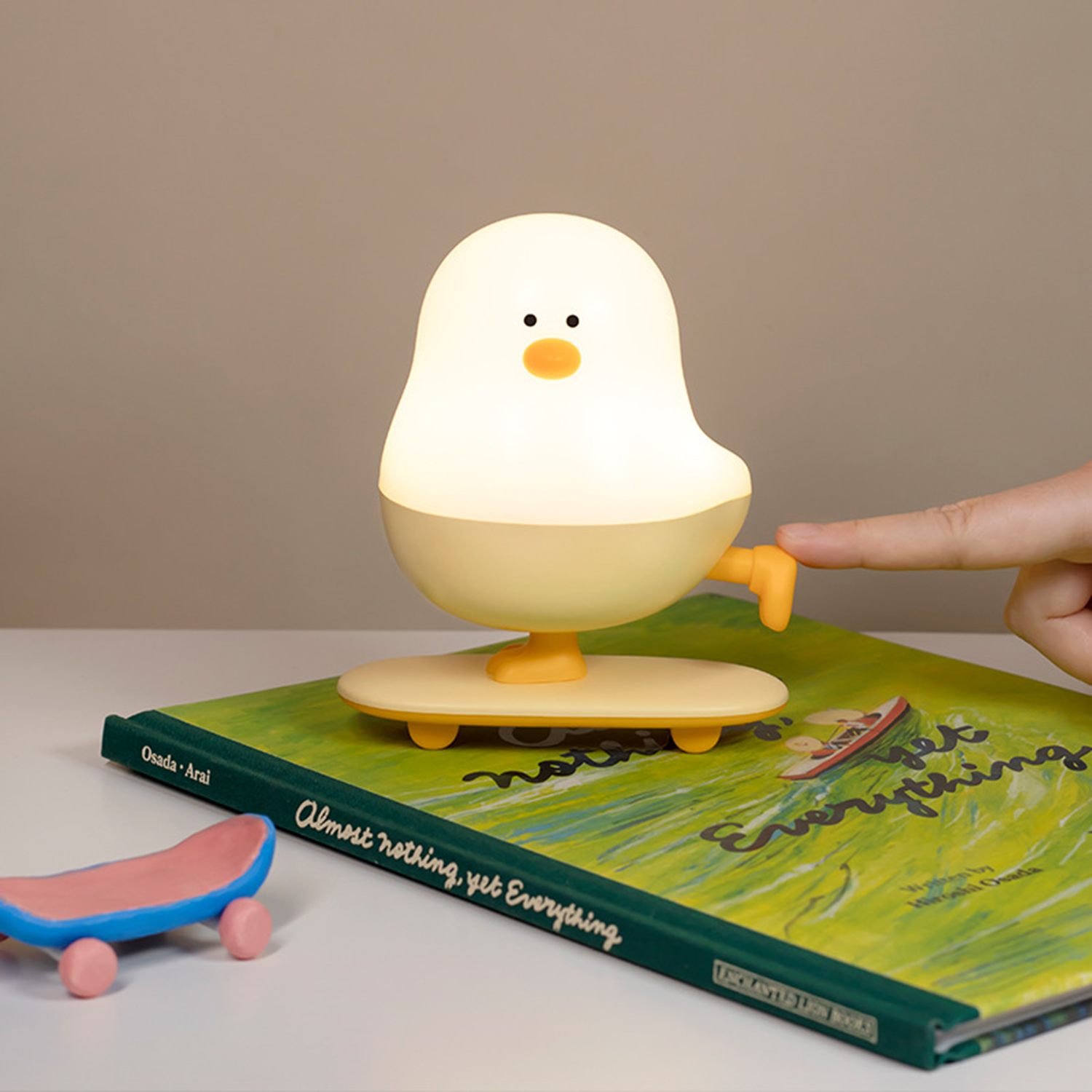 Skateboard Chick Stepless Dimming Nightlight 5