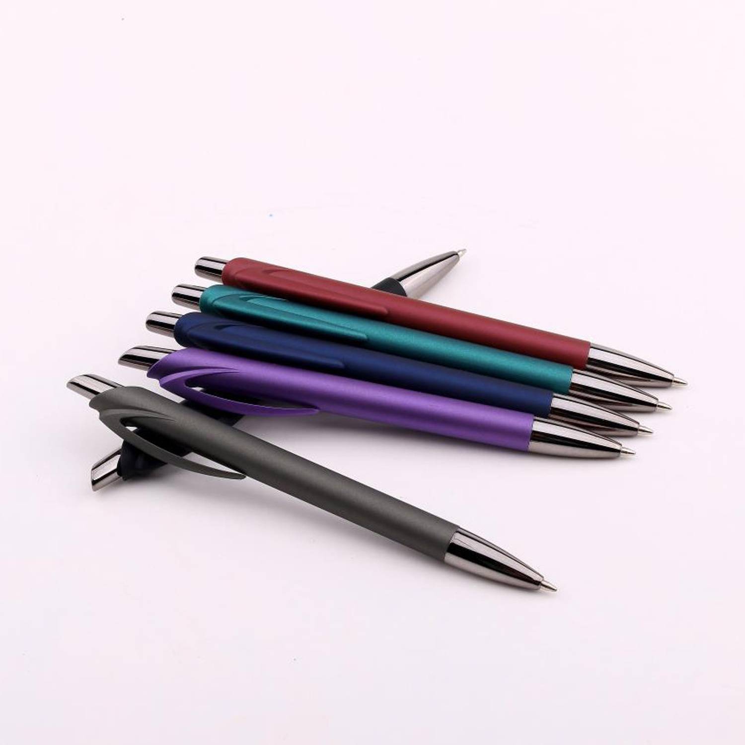 Retractable Plastic Ballpoint Pen 7