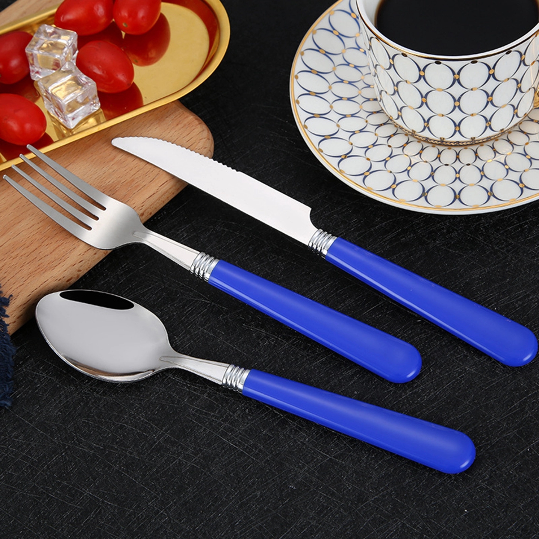 Plastic Handle Camping Tableware Set 5