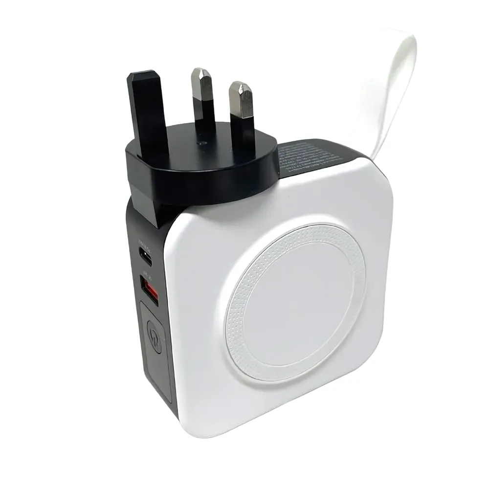 Traveler Universal Power Bank with Adapter Kit 4