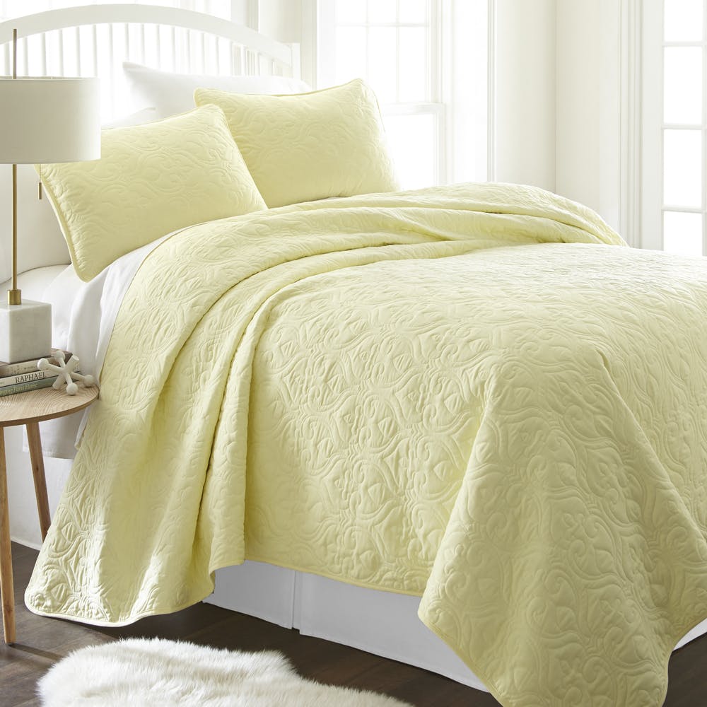 Premium Quilted Coverlet Sets - Yellow Queen Damask Pattern 3 Piece 1