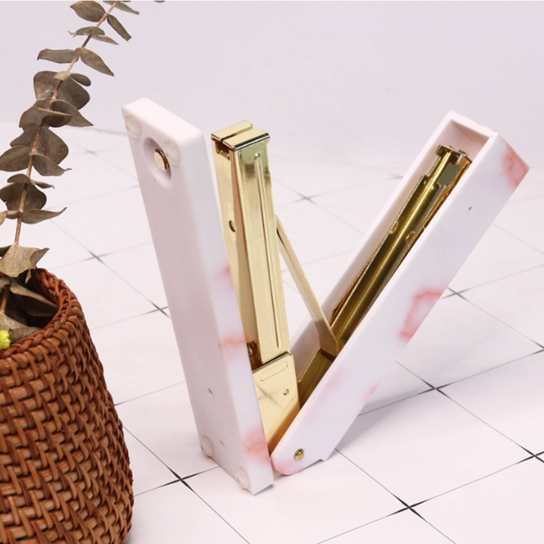 Marble Pattern Desktop Stapler 1