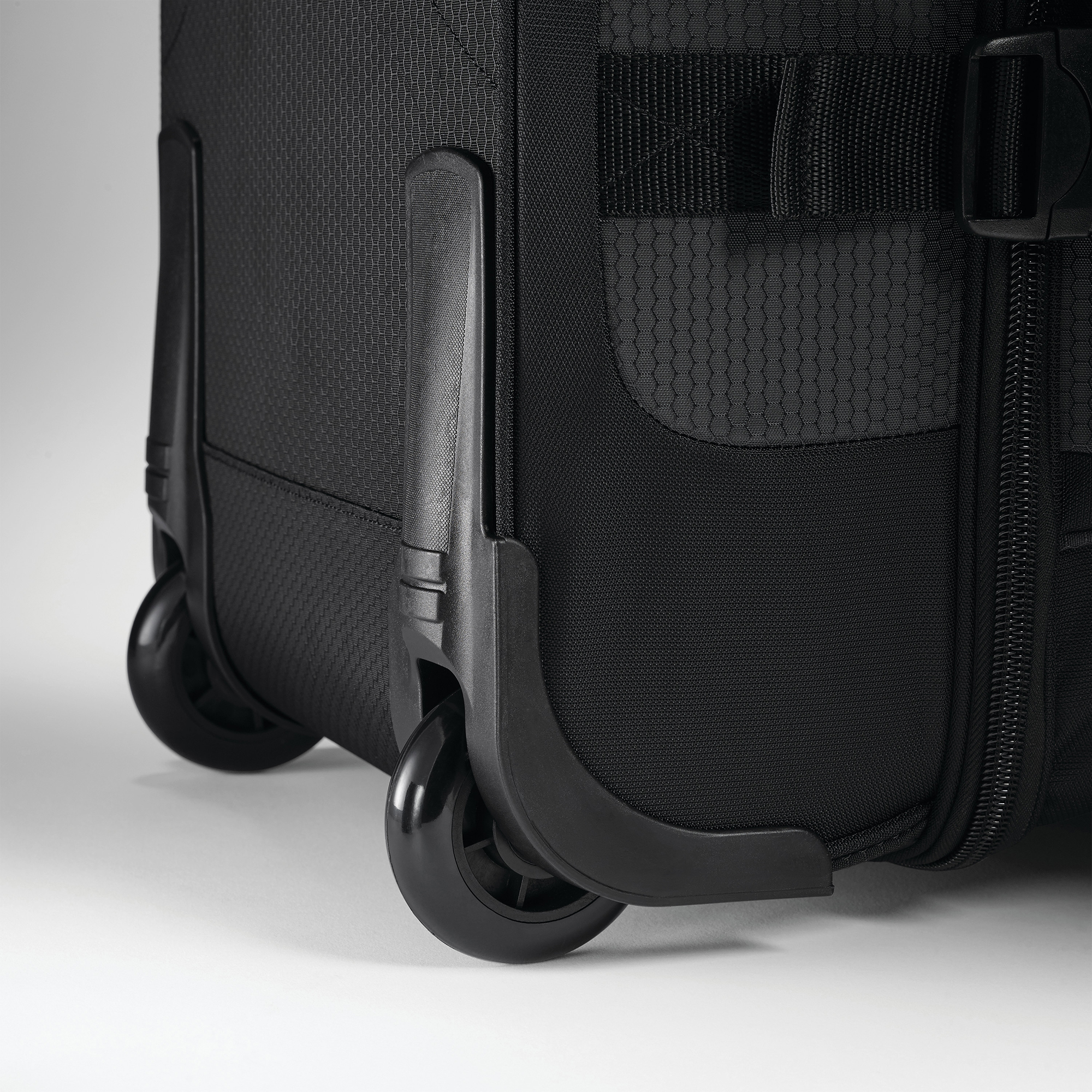 High Sierra® Fairlead 22" Drop Bottom Wheeled Duffel 11