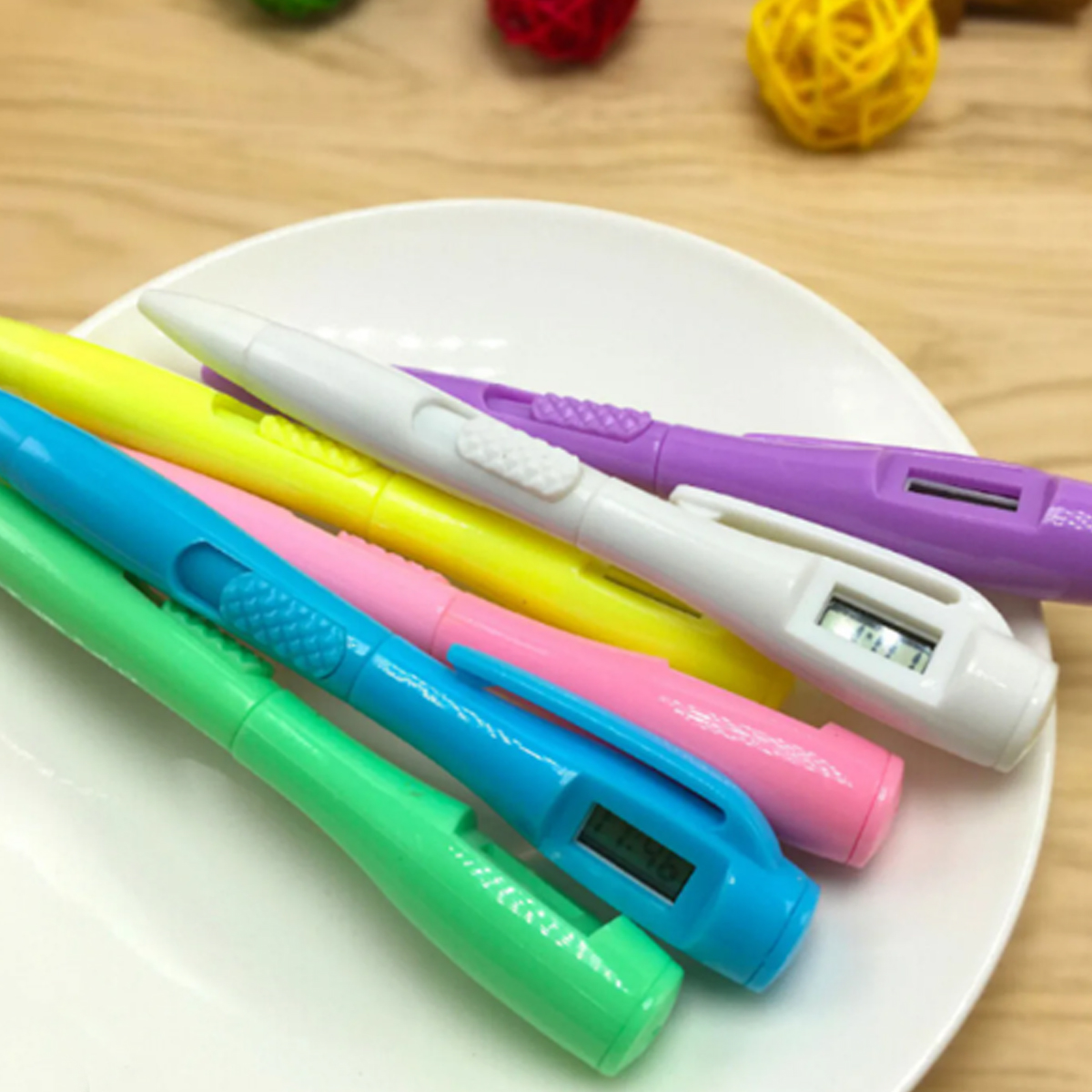 Ballpoint Pen with Built-In Digital Click Counter Display 2