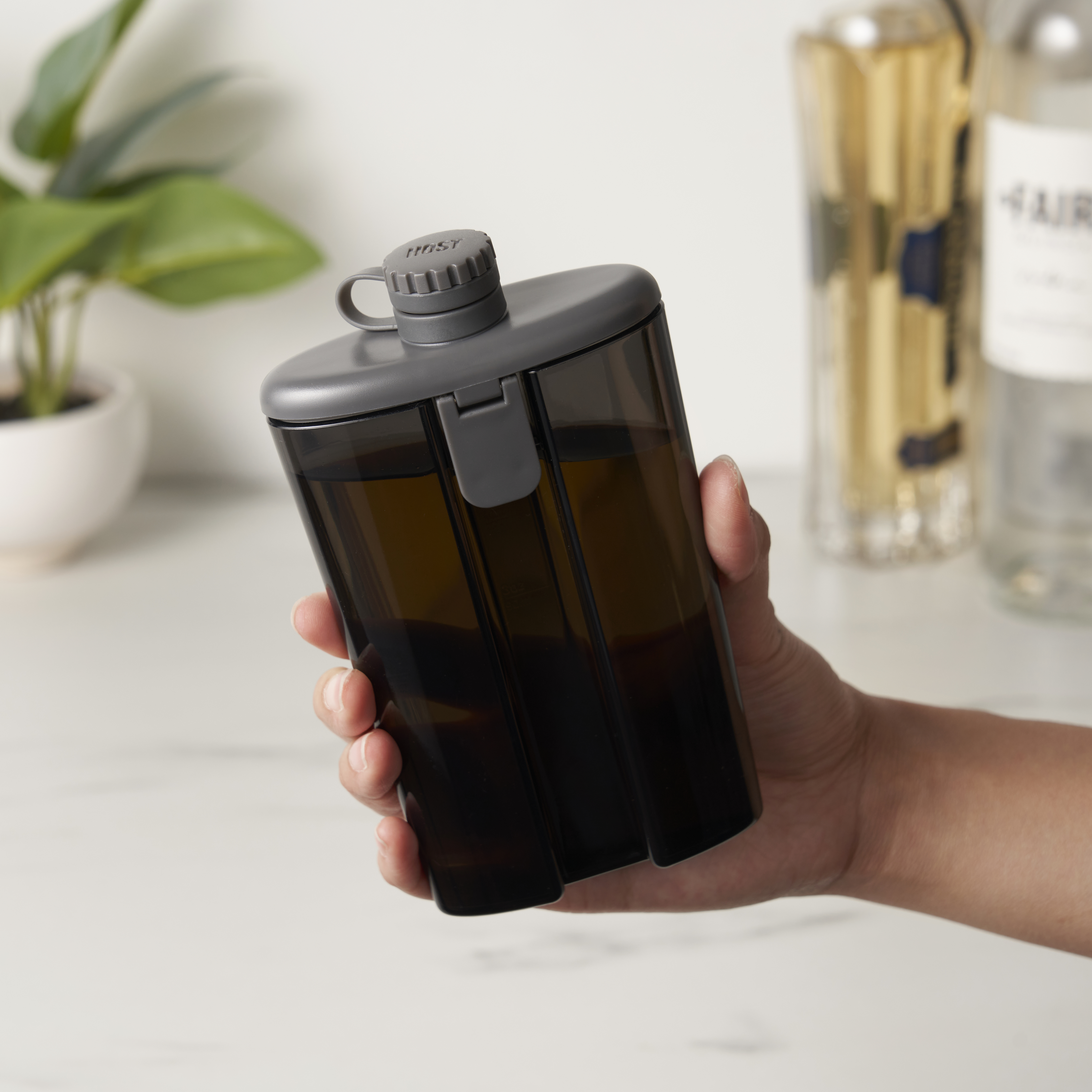 HOST® Easy-Fill™ Flask 8