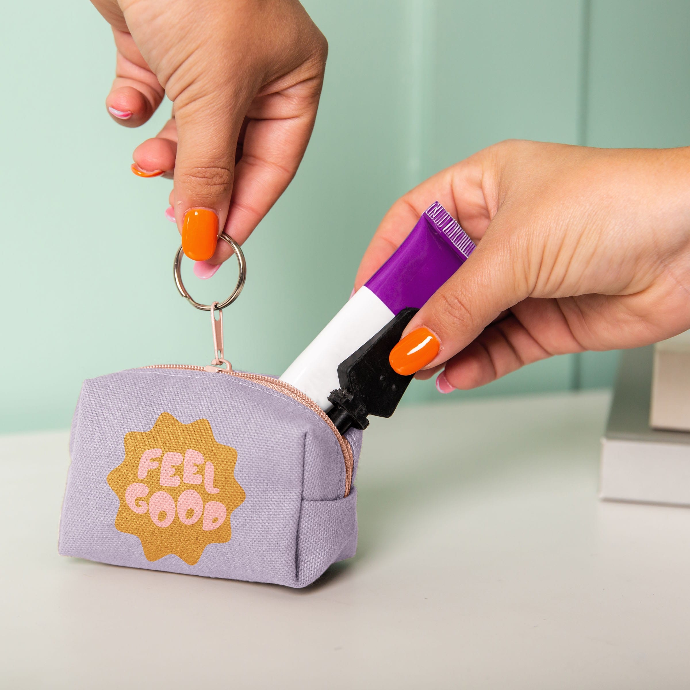 TAG-A-LONG - COLORED CANVAS