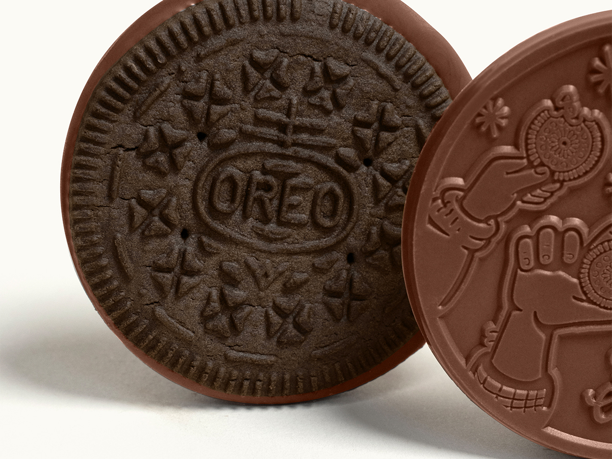 Four-Bite Oreo® Cookie with Custom Engraved Chocolate (3.2 in.) 2