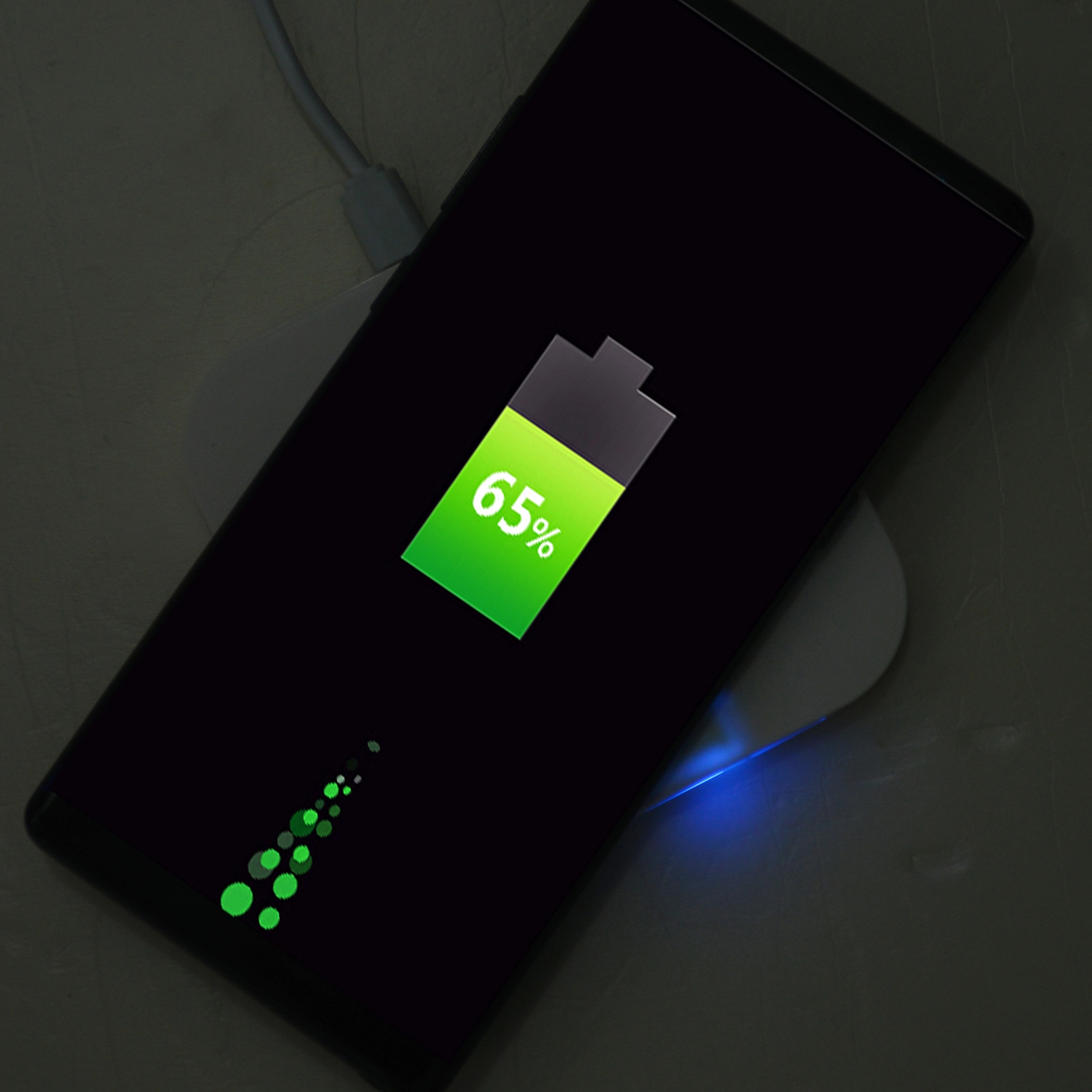 QI Wireless Charger w/2 USB Charging Ports & LED indicator 2