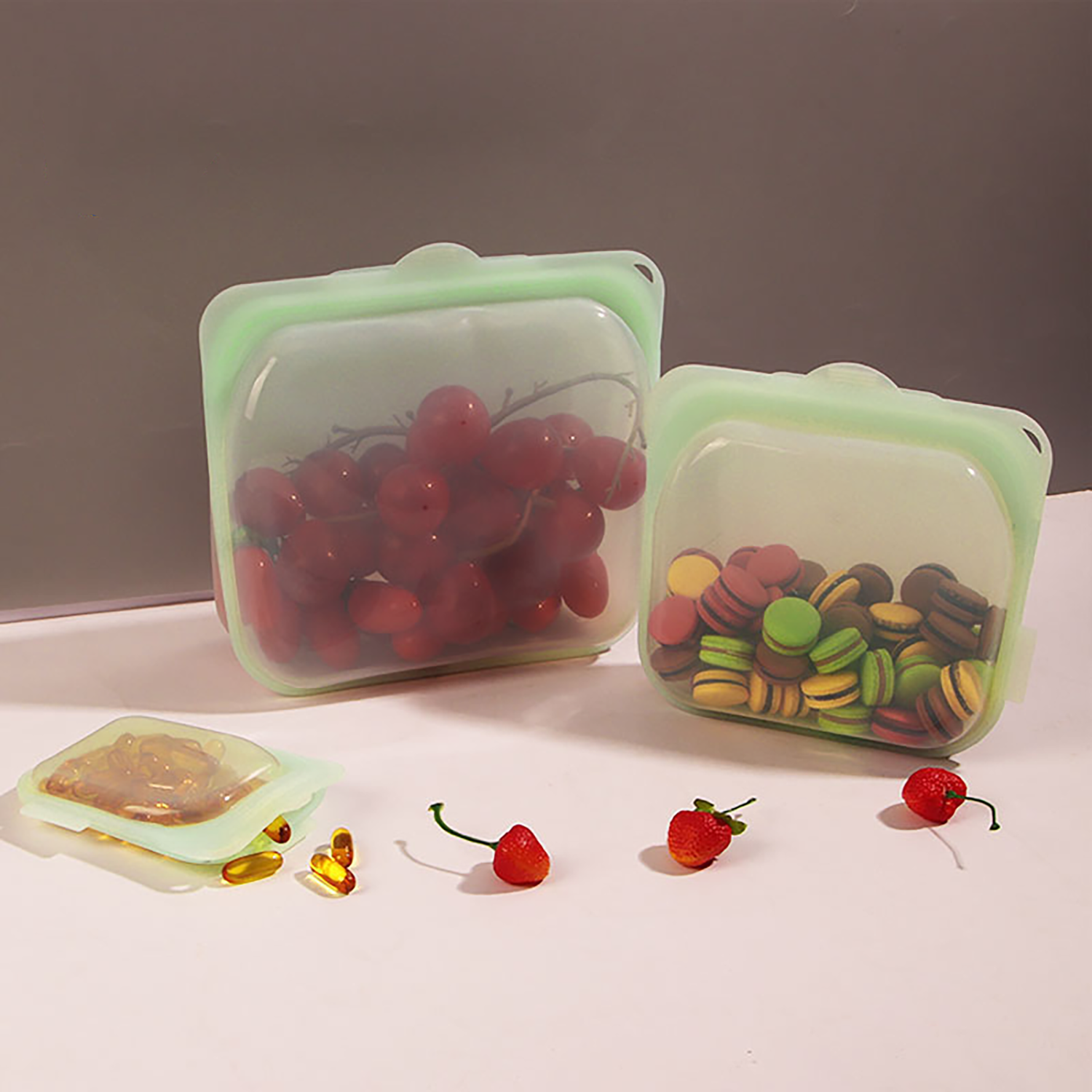 Stand-Up Food Grade Reusable Silicone Storage Bag 3