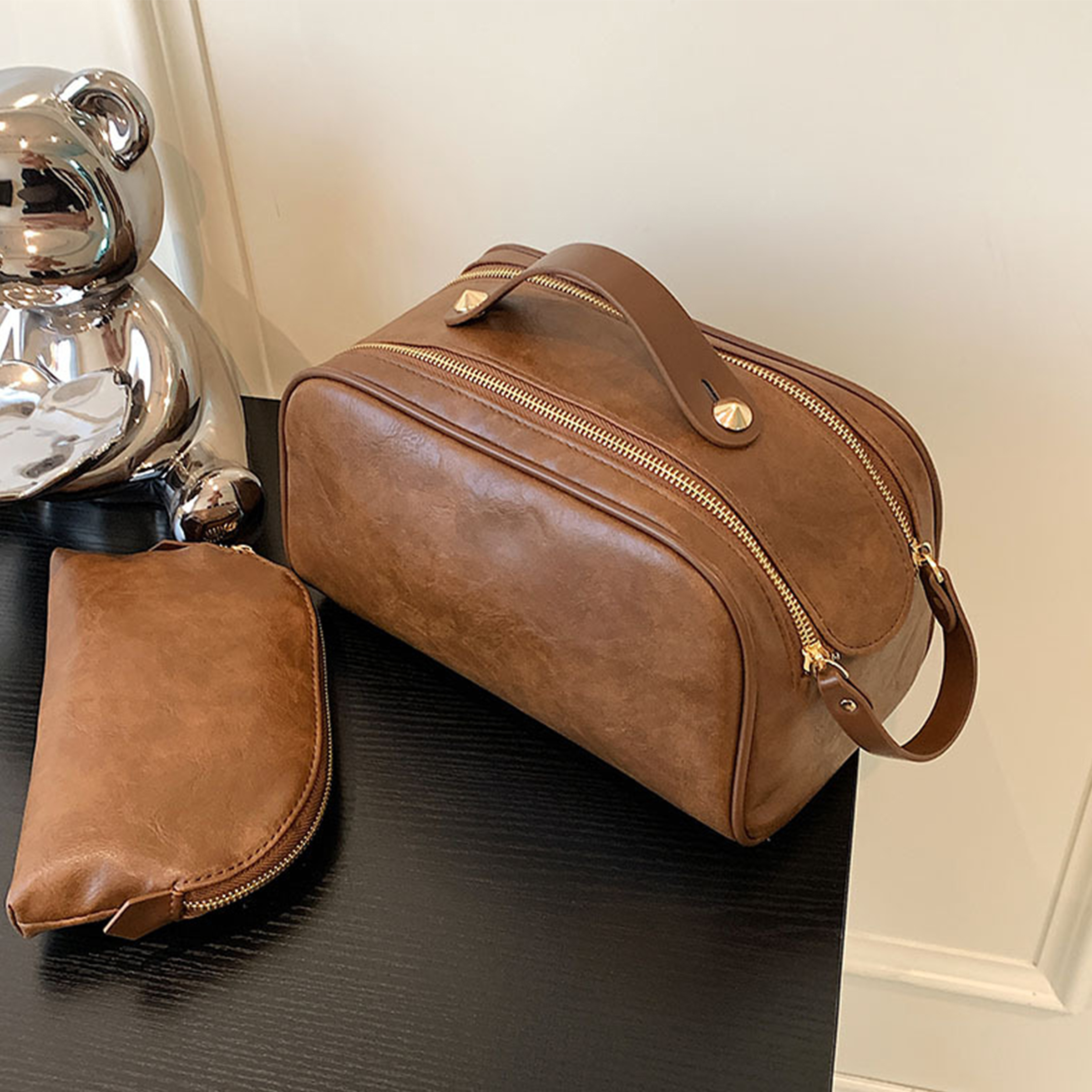 Pu Simple And Stylish Makeup Bag 2
