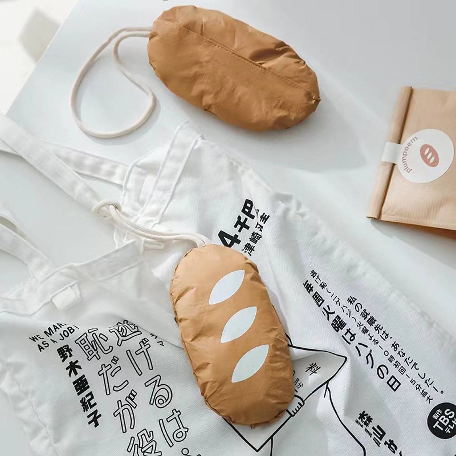 Eco Paper Foldable Bread Shaped Shopping Bag 5